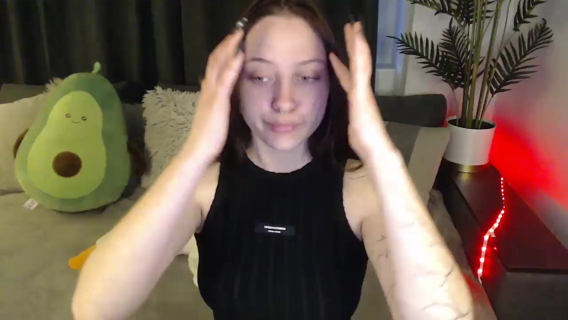 Gallery image thumbnail from SerenaSantos's myfreecams stream on, 06/03/2025, 09:33 image 19 of 20