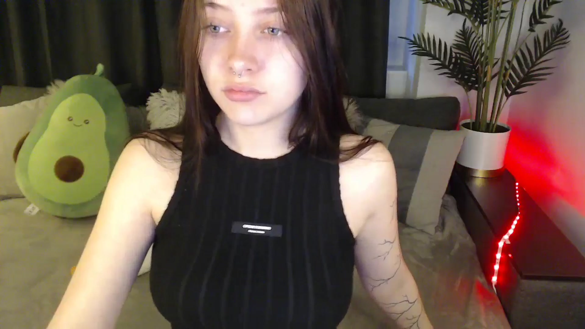 Gallery image thumbnail from SerenaSantos's myfreecams stream on, 06/03/2025, 09:33 image 14 of 20