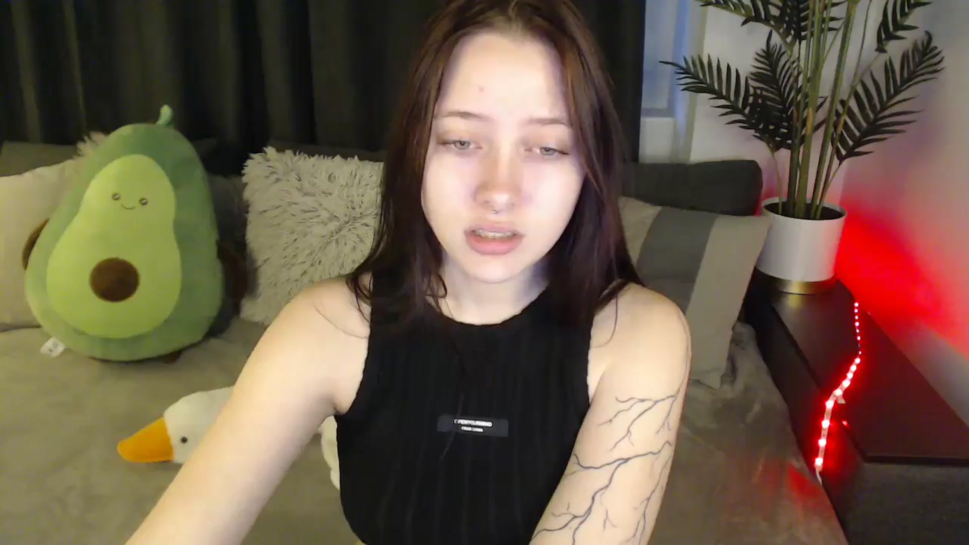 Gallery image thumbnail from SerenaSantos's myfreecams stream on, 06/03/2025, 09:33 image 16 of 20