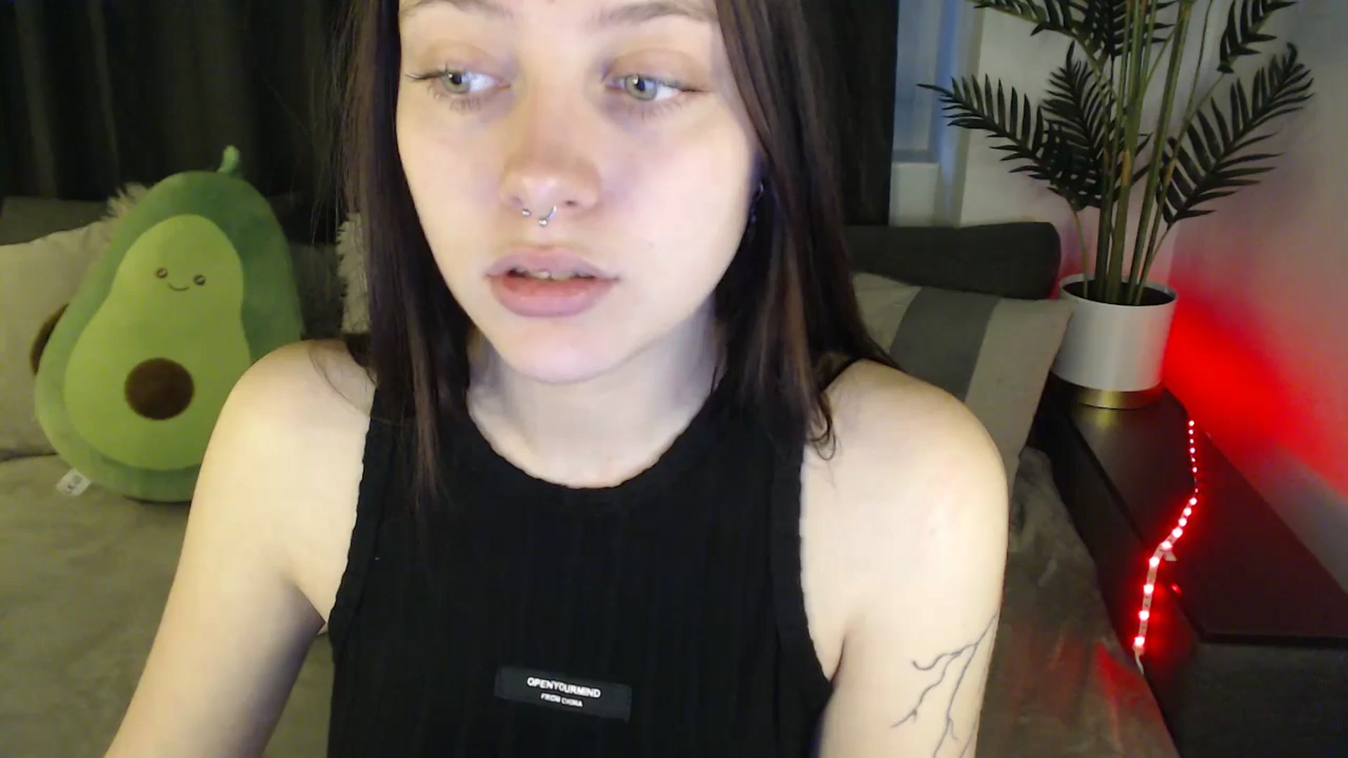 Gallery image thumbnail from SerenaSantos's myfreecams stream on, 06/03/2025, 09:33 image 6 of 20
