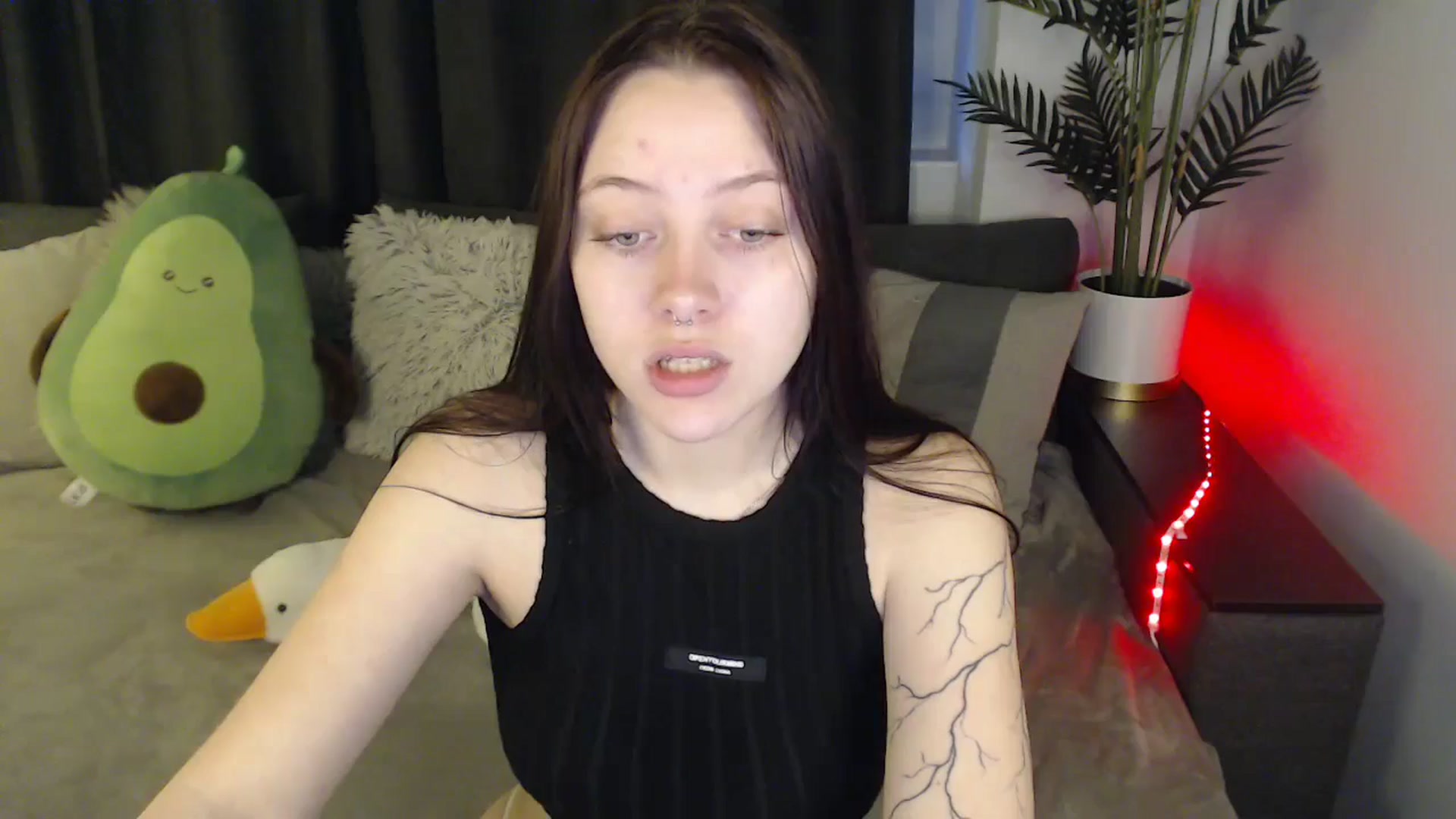 Gallery image thumbnail from SerenaSantos's myfreecams stream on, 06/03/2025, 09:33 image 1 of 20