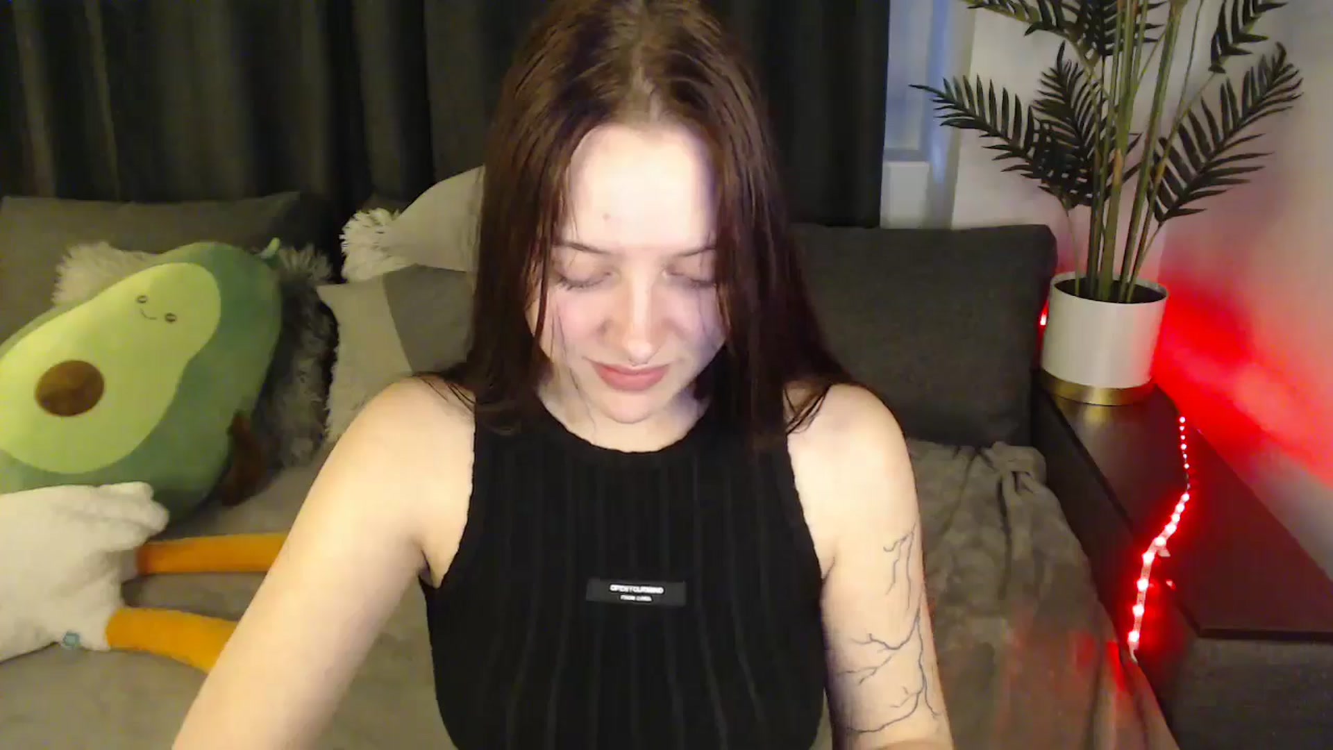 Gallery image thumbnail from SerenaSantos's myfreecams stream on, 06/03/2025, 11:28 image 18 of 20