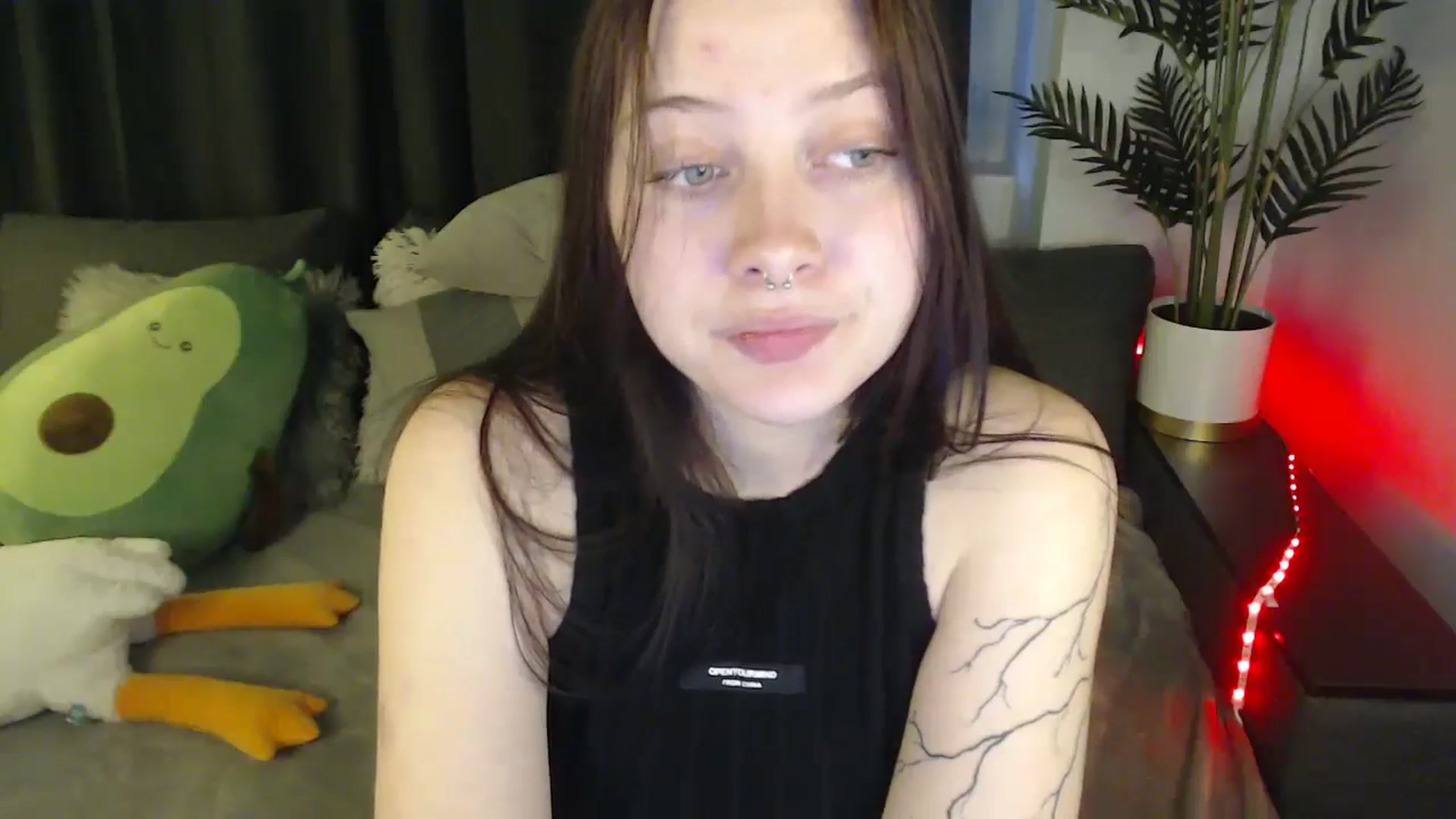 Gallery image thumbnail from SerenaSantos's myfreecams stream on, 06/03/2025, 11:28 image 16 of 20