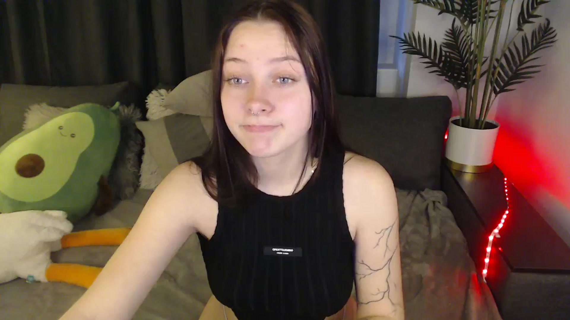 Gallery image thumbnail from SerenaSantos's myfreecams stream on, 06/03/2025, 11:28 image 5 of 20