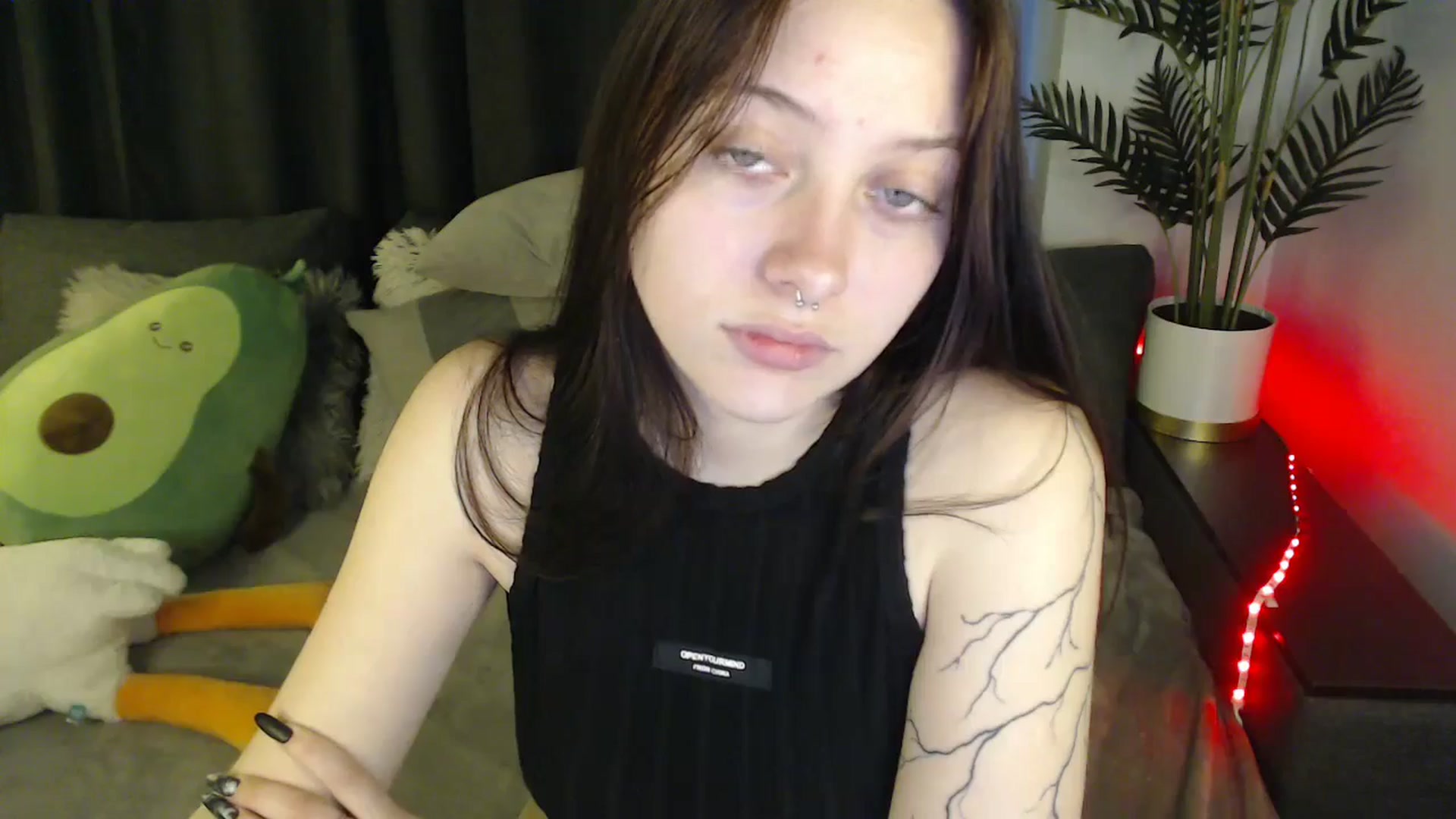 Gallery image thumbnail from SerenaSantos's myfreecams stream on, 06/03/2025, 11:28 image 13 of 20