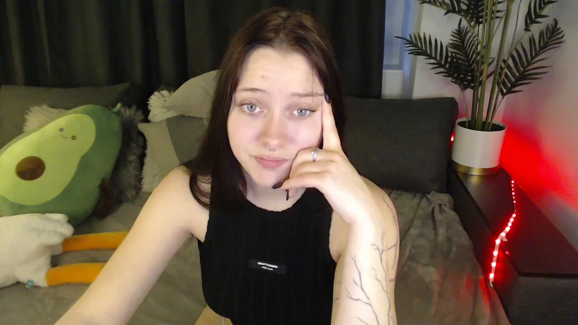 Gallery image thumbnail from SerenaSantos's myfreecams stream on, 06/03/2025, 11:28 image 4 of 20