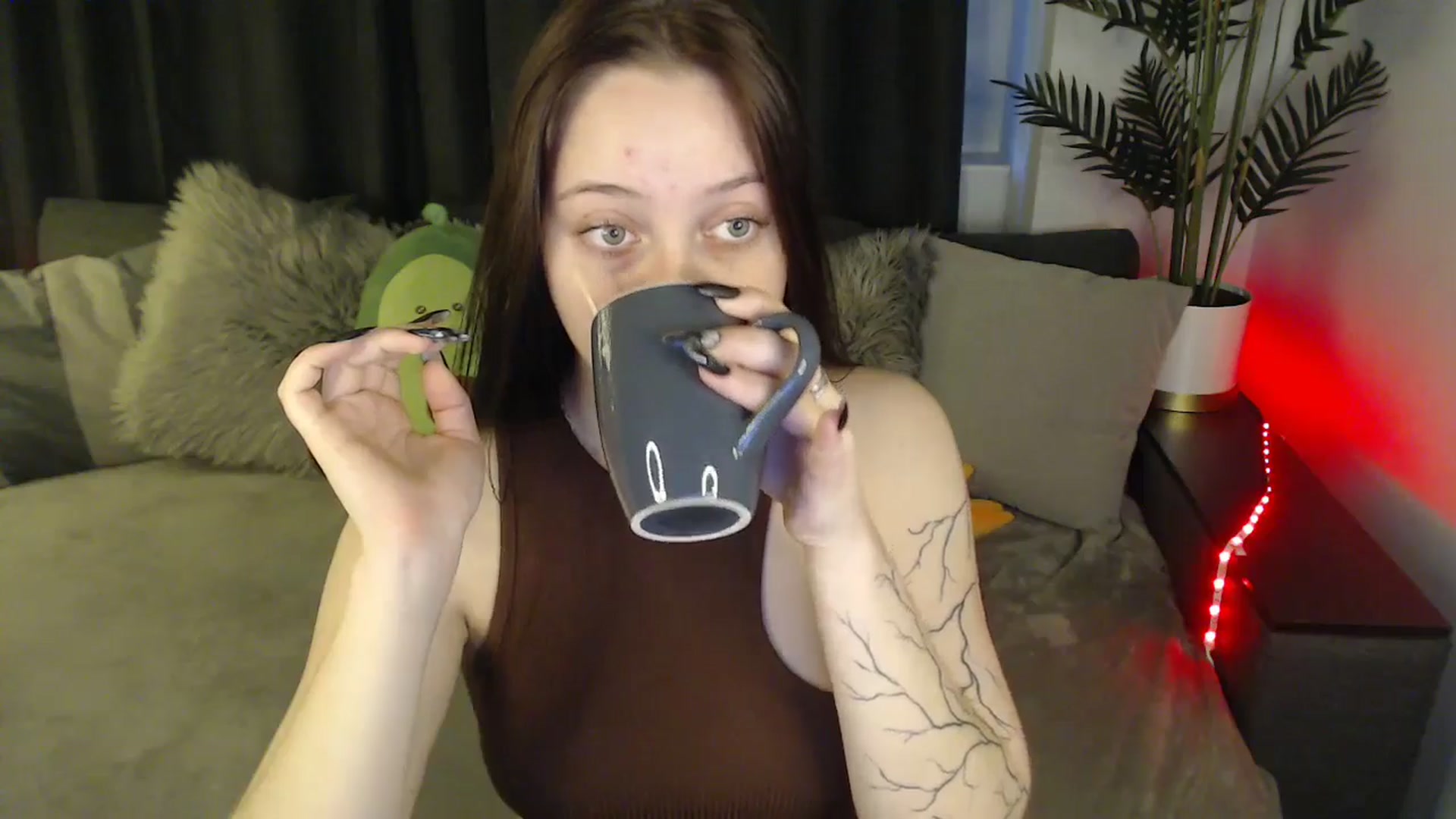 Gallery image thumbnail from SerenaSantos's myfreecams stream on, 06/04/2025, 09:23 image 2 of 20