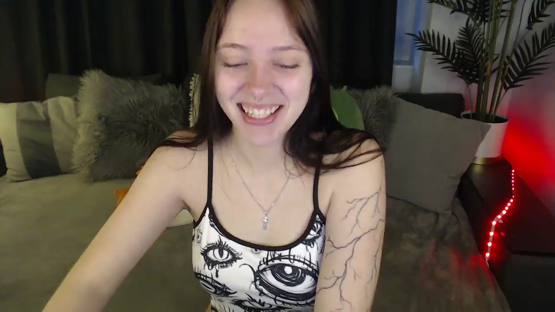 Gallery image thumbnail from SerenaSantos's myfreecams stream on, 06/06/2025, 10:44 image 6 of 20