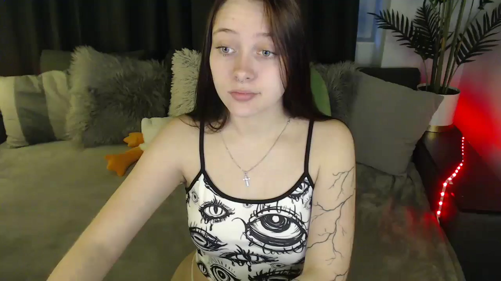 Gallery image thumbnail from SerenaSantos's myfreecams stream on, 06/06/2025, 10:44 image 10 of 20