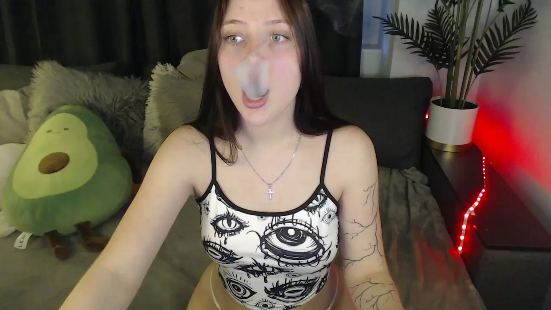 Gallery image thumbnail from SerenaSantos's myfreecams stream on, 06/06/2025, 11:33 image 12 of 20