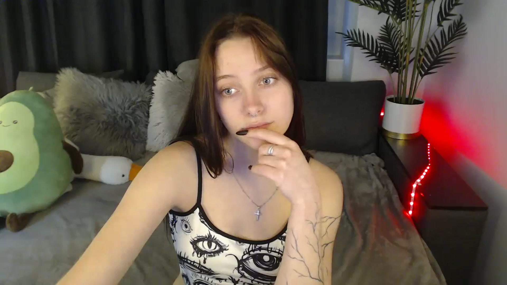 Gallery image thumbnail from SerenaSantos's myfreecams stream on, 06/06/2025, 14:01 image 11 of 20