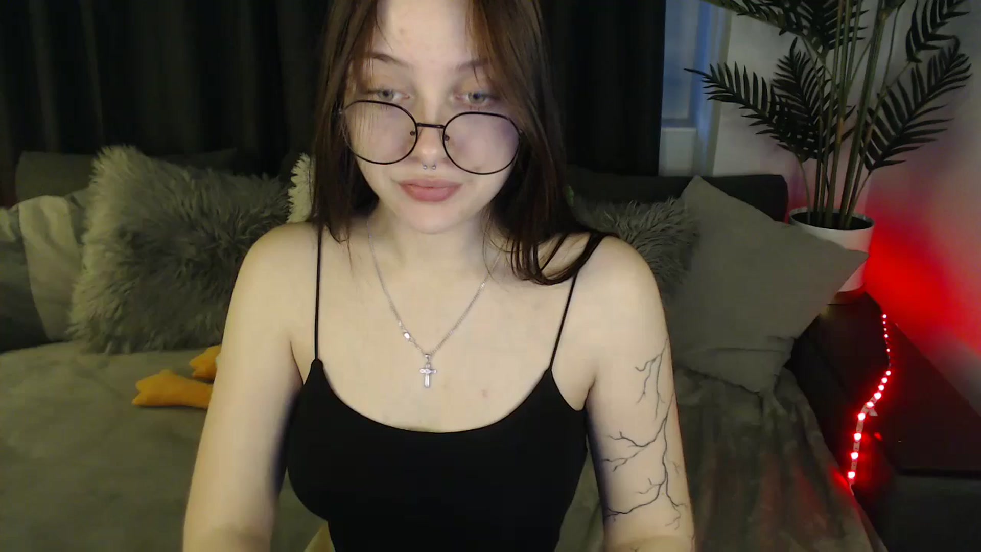 Gallery image thumbnail from SerenaSantos's myfreecams stream on, 06/07/2025, 10:14 image 1 of 20