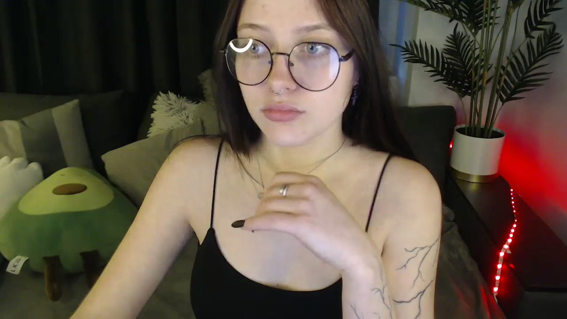 Gallery image thumbnail from SerenaSantos's myfreecams stream on, 06/07/2025, 13:31 image 17 of 20