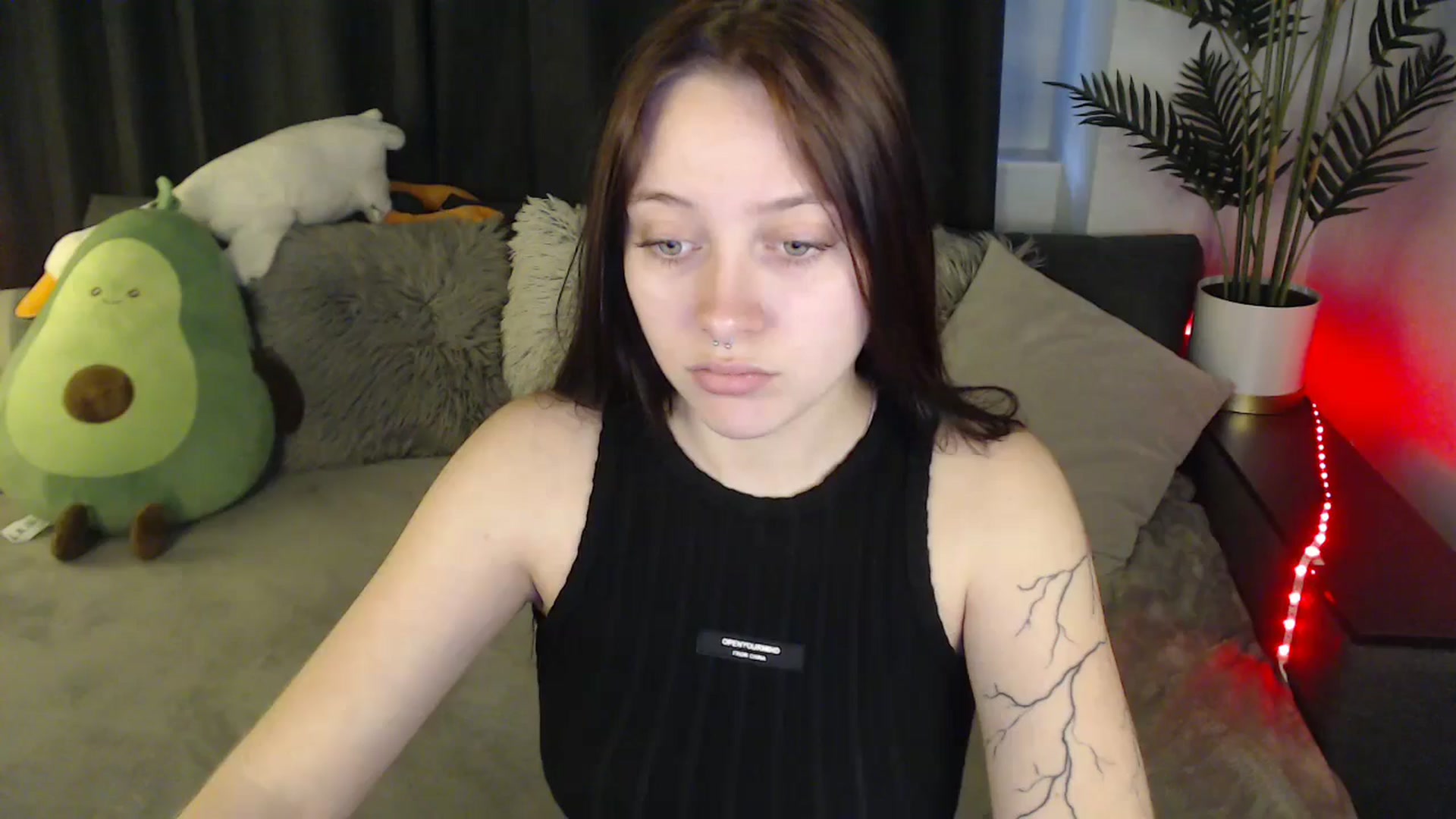 Gallery image thumbnail from SerenaSantos's myfreecams stream on, 06/11/2025, 09:43 image 18 of 20
