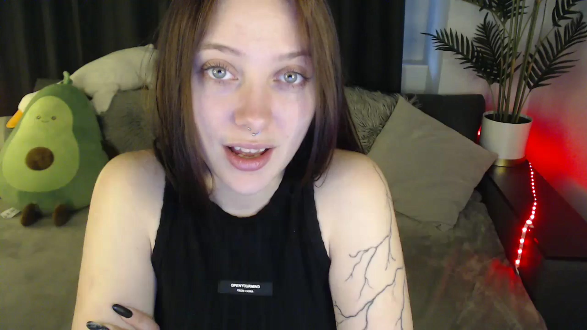 Gallery image thumbnail from SerenaSantos's myfreecams stream on, 06/11/2025, 09:43 image 9 of 20