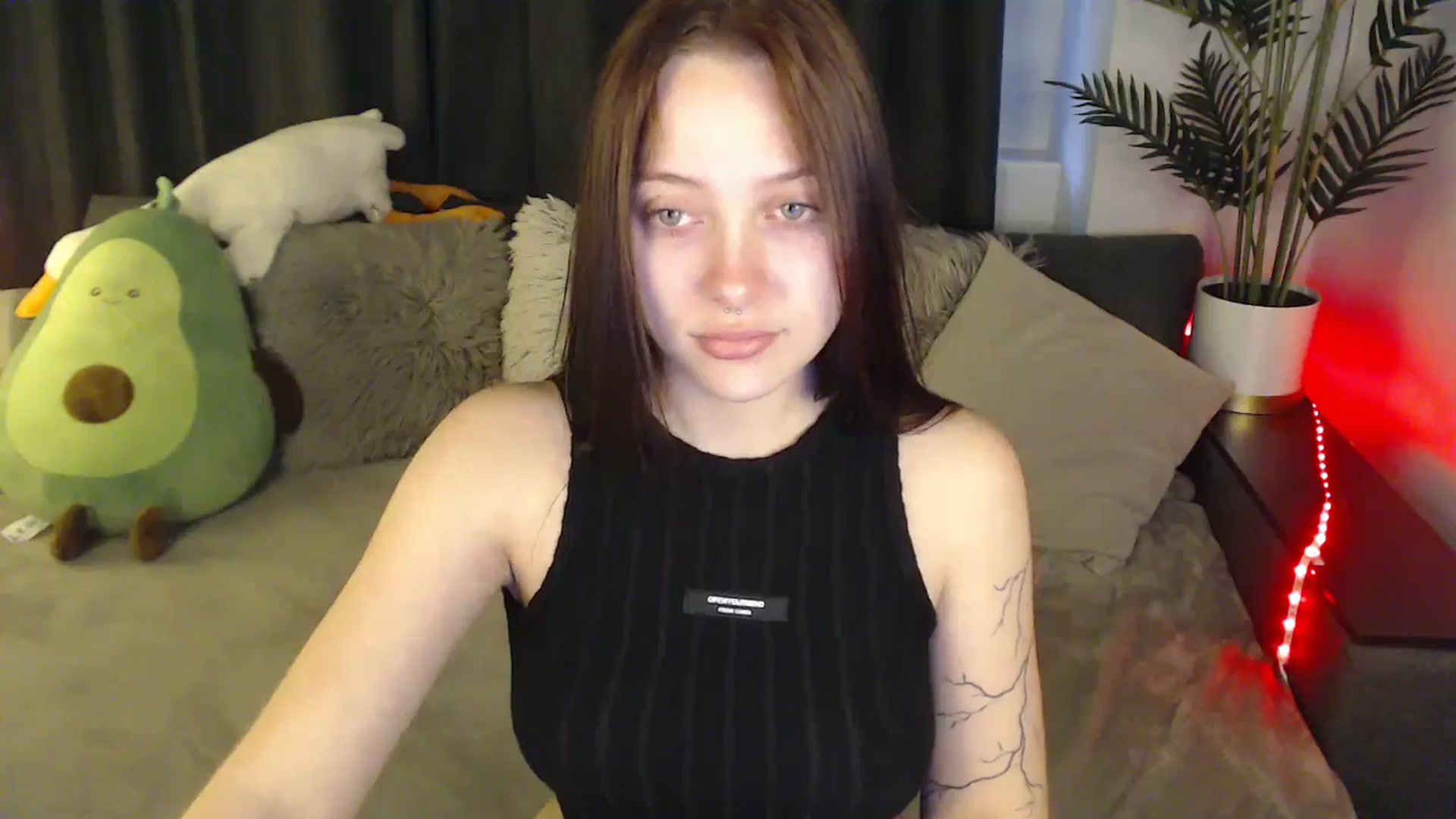 Gallery image thumbnail from SerenaSantos's myfreecams stream on, 06/11/2025, 09:43 image 12 of 20