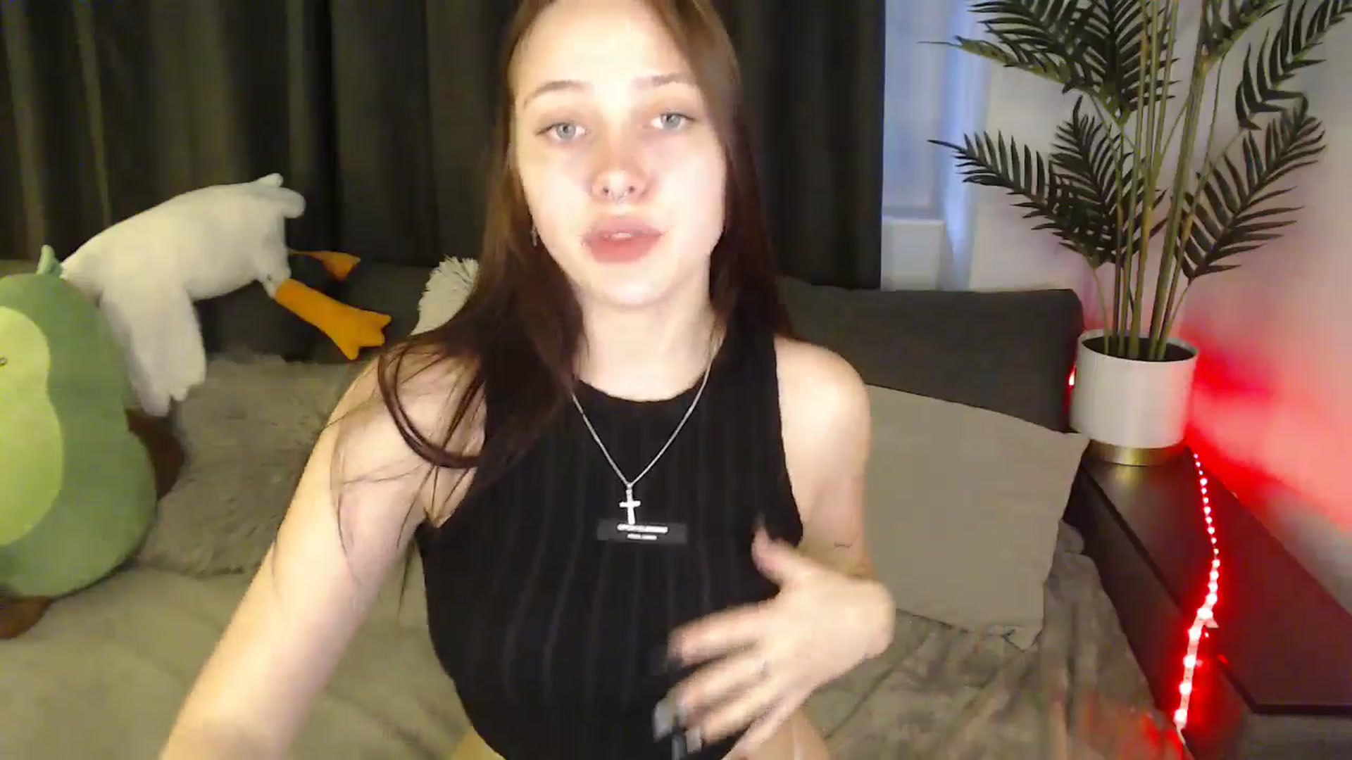 Gallery image thumbnail from SerenaSantos's myfreecams stream on, 06/11/2025, 12:40 image 5 of 20