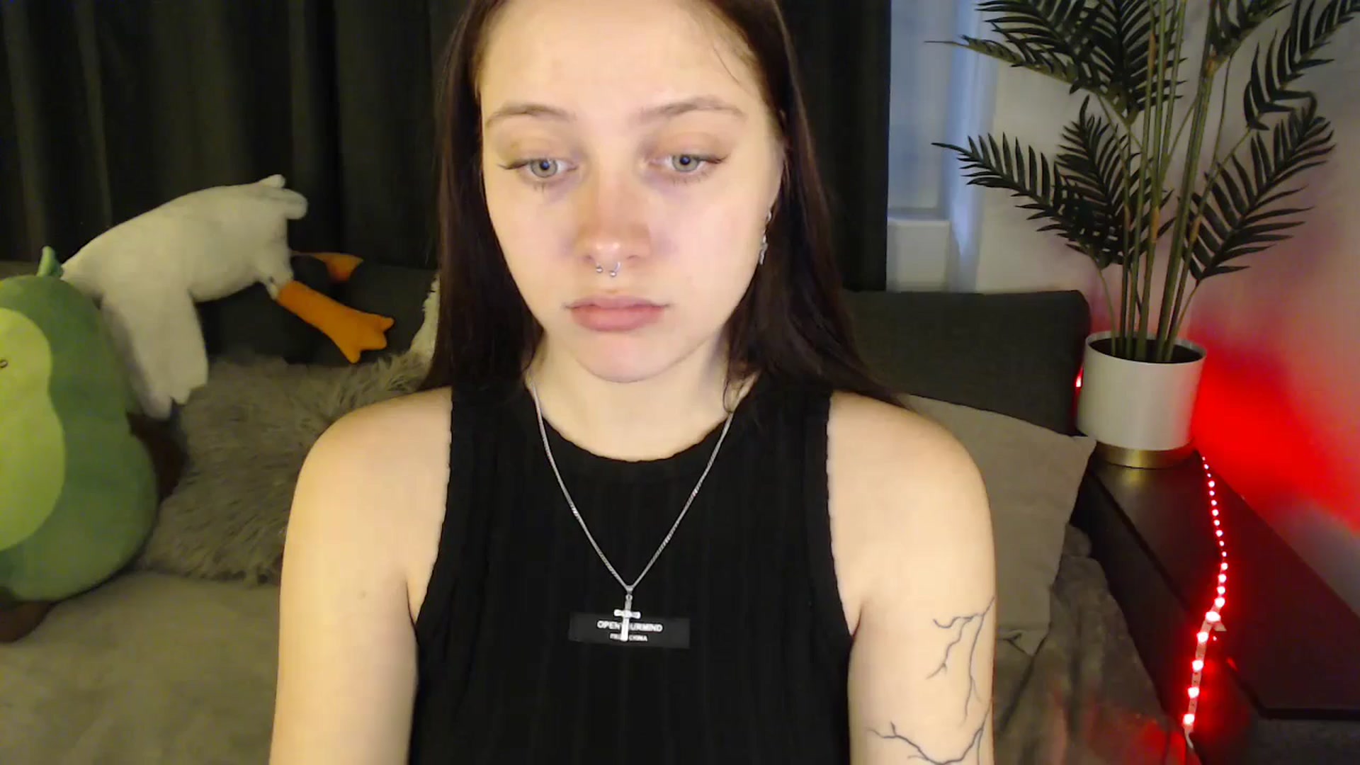 Gallery image thumbnail from SerenaSantos's myfreecams stream on, 06/11/2025, 13:30 image 14 of 20