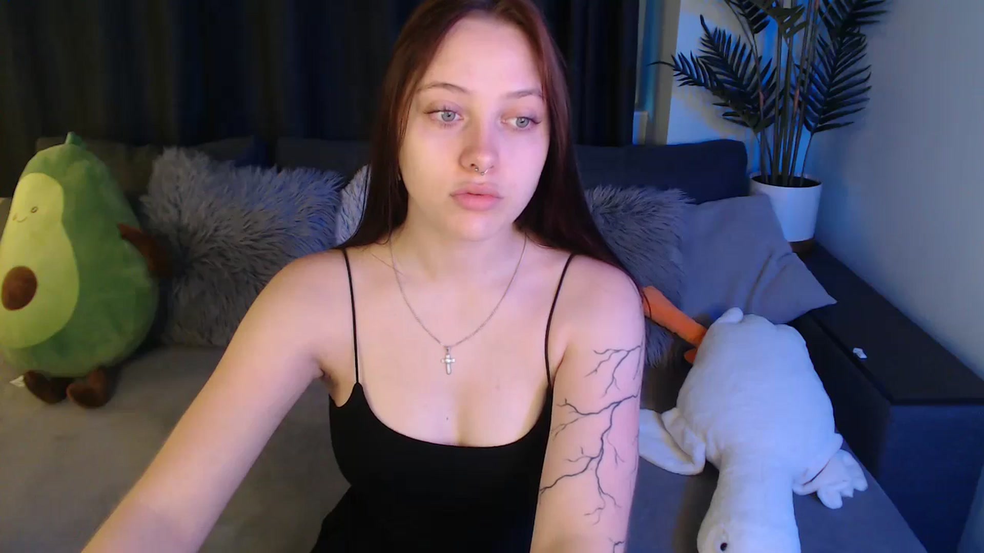 Gallery image thumbnail from SerenaSantos's myfreecams stream on, 06/20/2025, 08:23 image 16 of 20