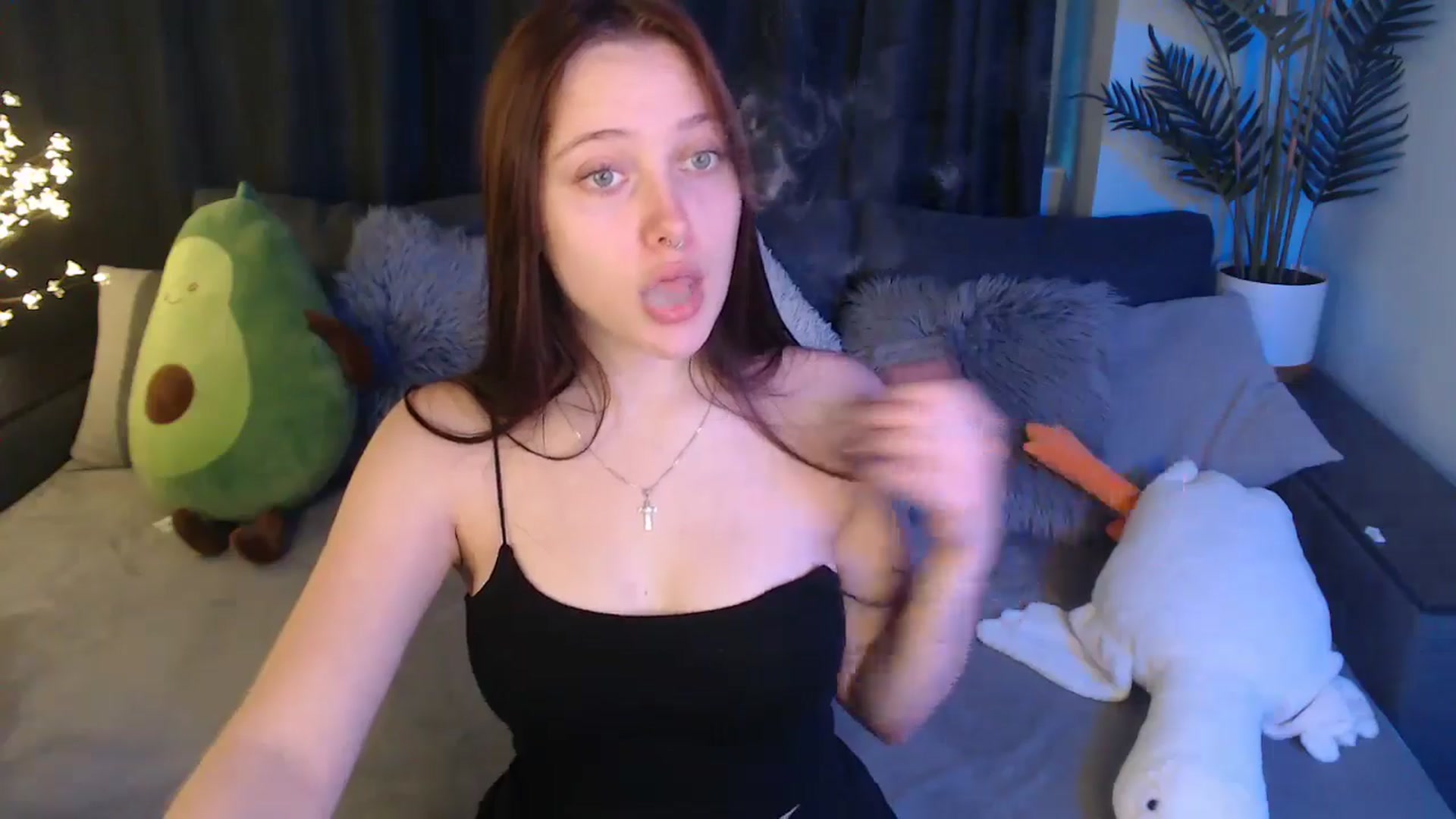 Gallery image thumbnail from SerenaSantos's myfreecams stream on, 06/20/2025, 09:20 image 7 of 20