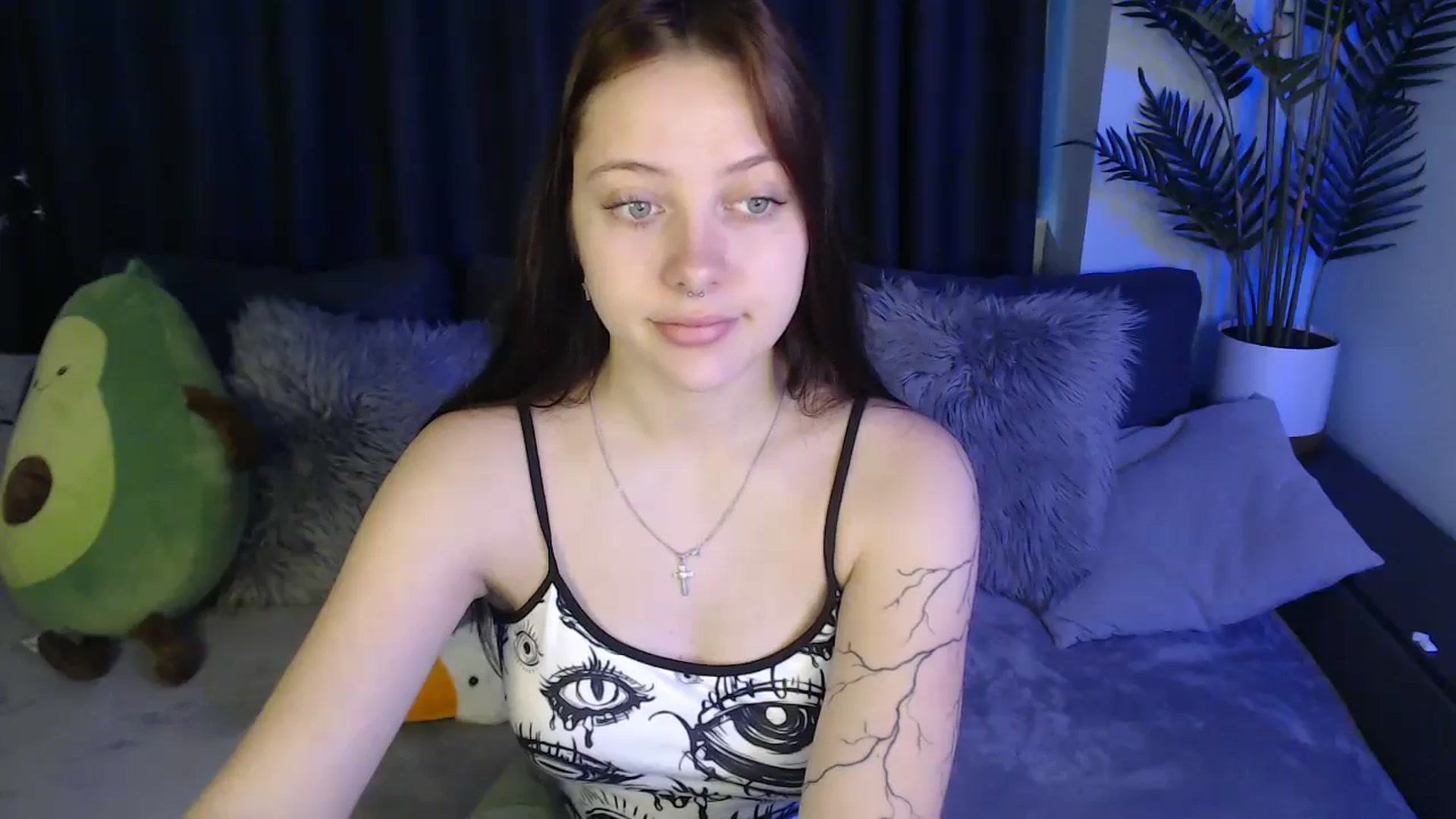 Gallery image thumbnail from SerenaSantos's myfreecams stream on, 06/22/2025, 08:54 image 3 of 20
