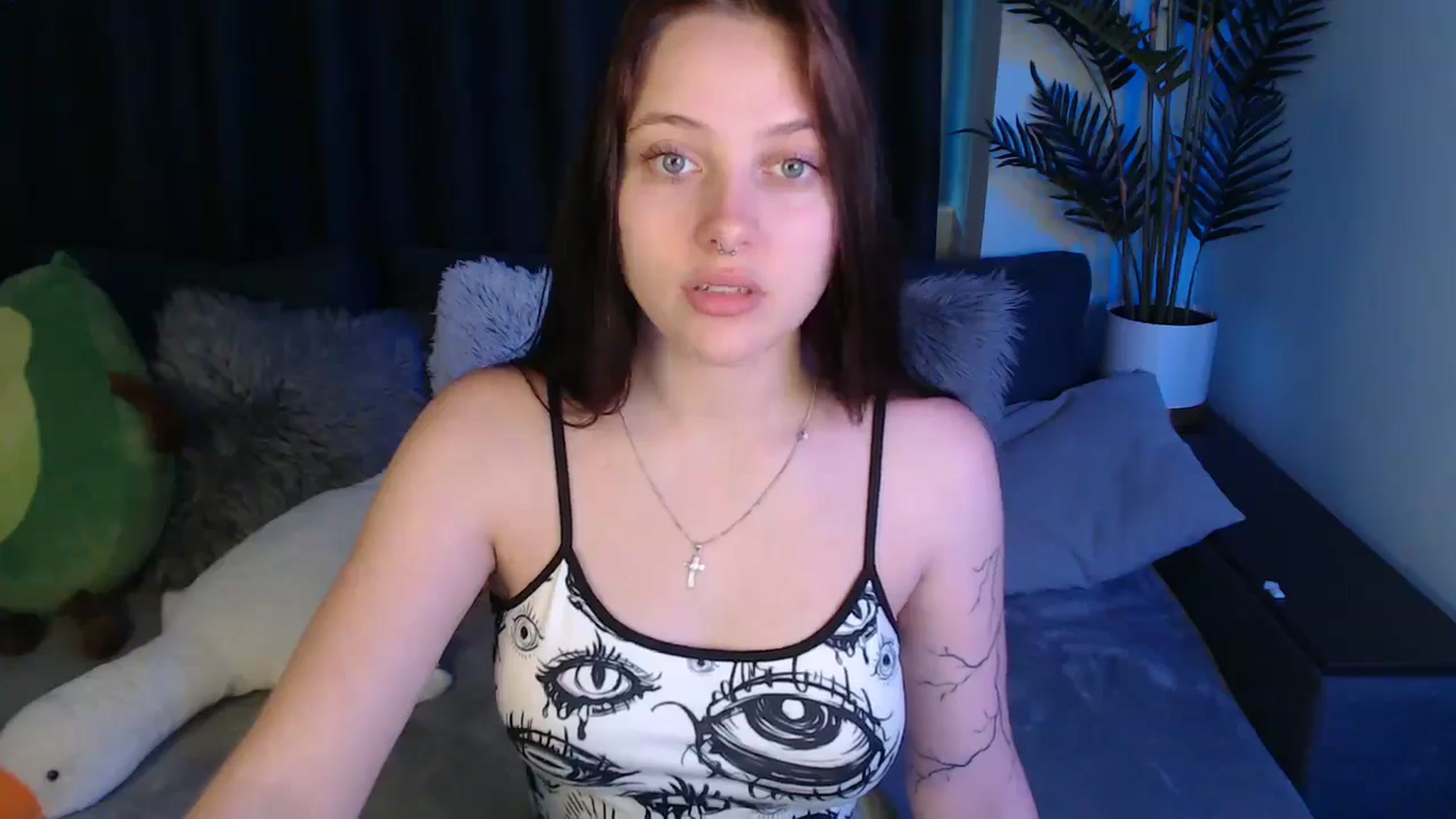 Gallery image thumbnail from SerenaSantos's myfreecams stream on, 06/22/2025, 12:06 image 13 of 20