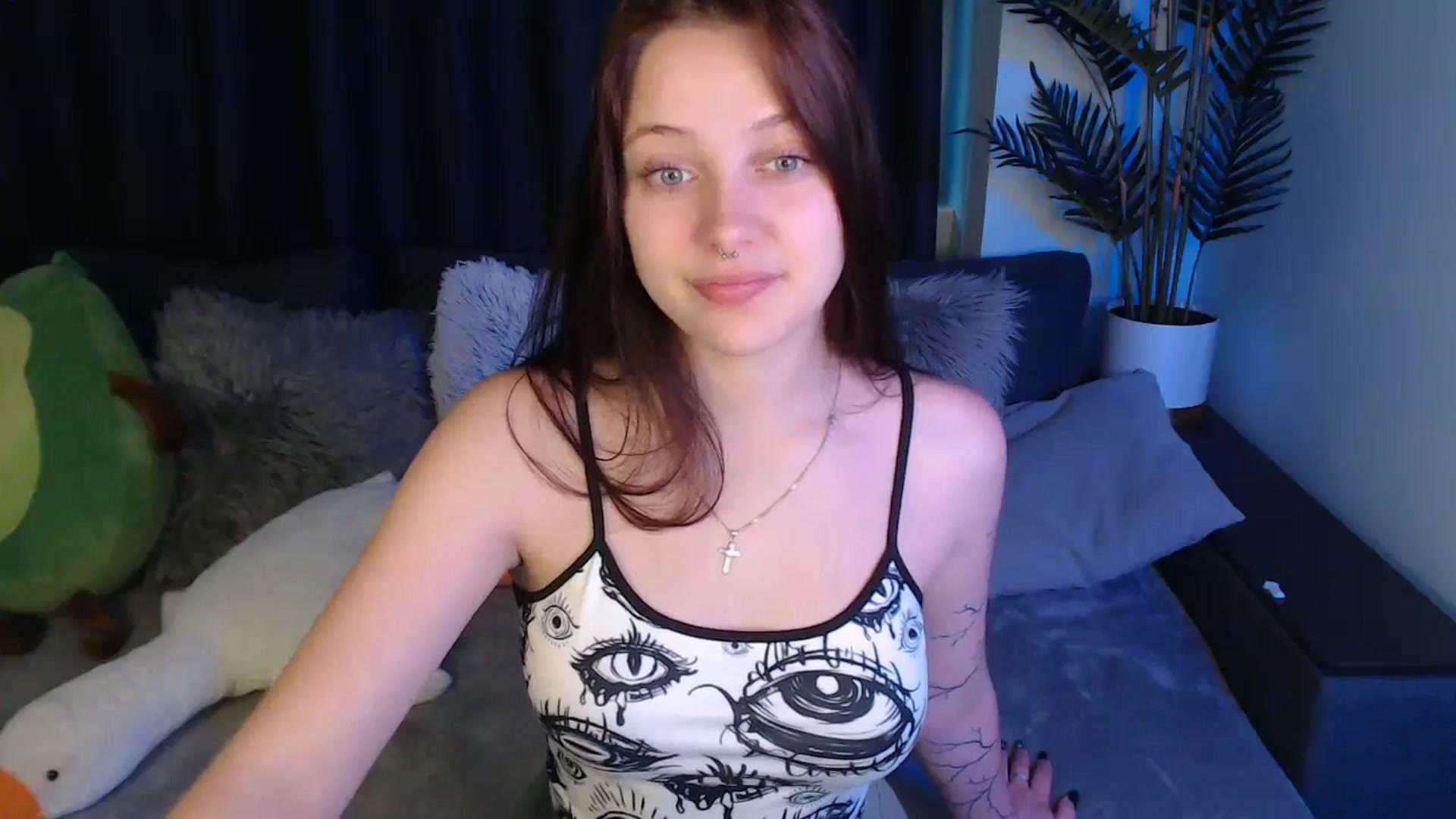 Gallery image thumbnail from SerenaSantos's myfreecams stream on, 06/22/2025, 12:06 image 11 of 20