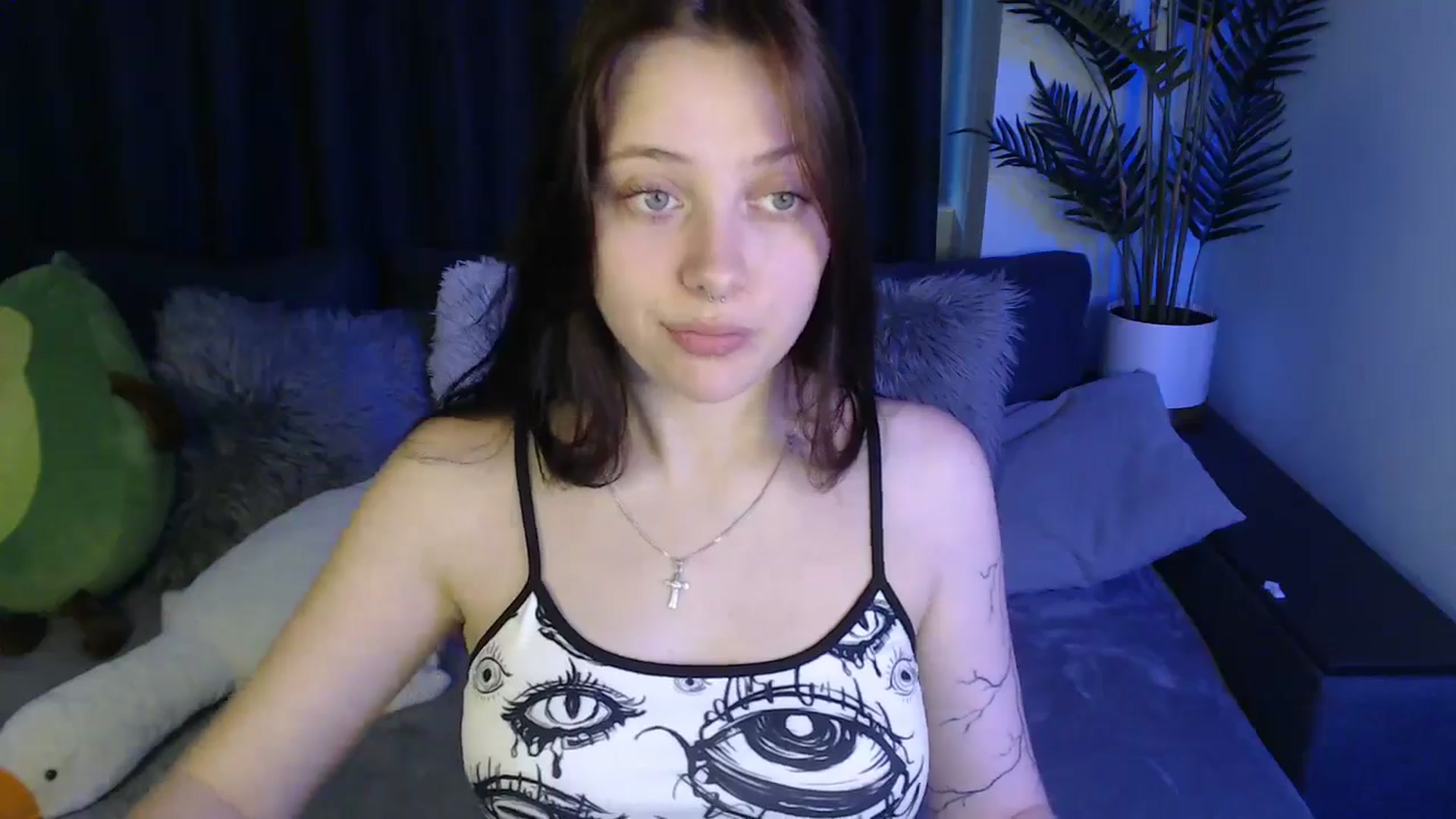 Gallery image thumbnail from SerenaSantos's myfreecams stream on, 06/22/2025, 12:06 image 15 of 20