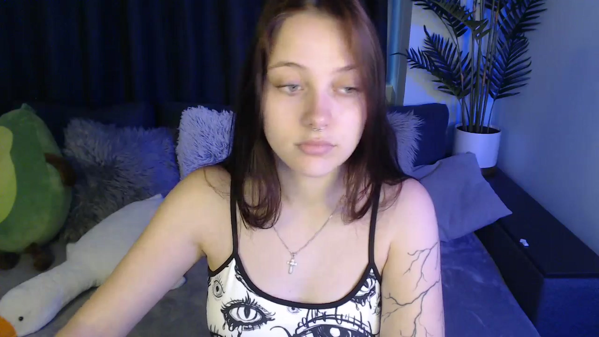 Gallery image thumbnail from SerenaSantos's myfreecams stream on, 06/22/2025, 12:06 image 16 of 20