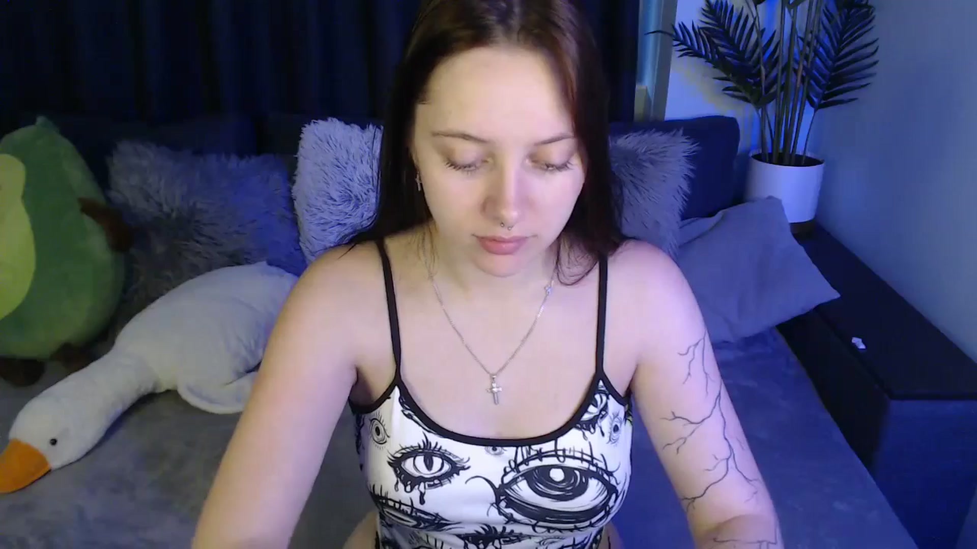 Gallery image thumbnail from SerenaSantos's myfreecams stream on, 06/22/2025, 13:13 image 15 of 20