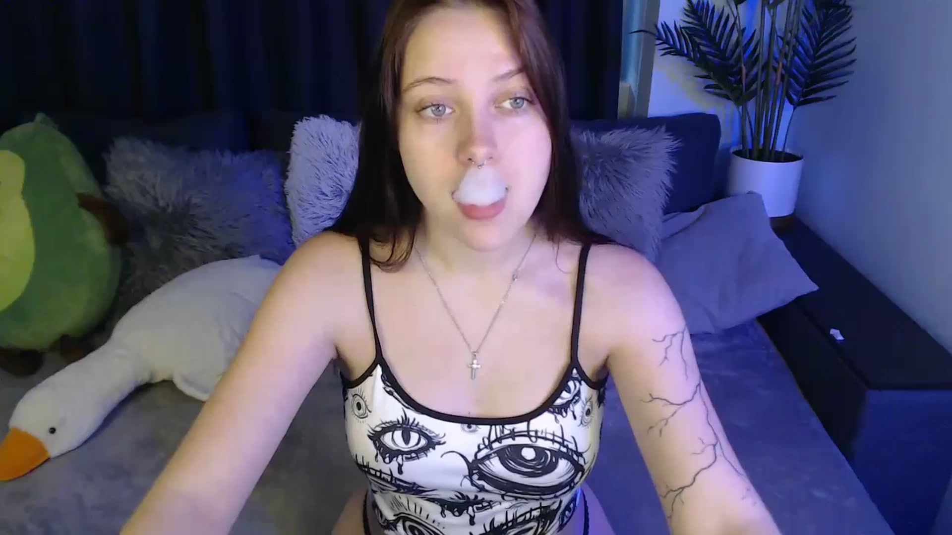 Gallery image thumbnail from SerenaSantos's myfreecams stream on, 06/22/2025, 13:13 image 2 of 20