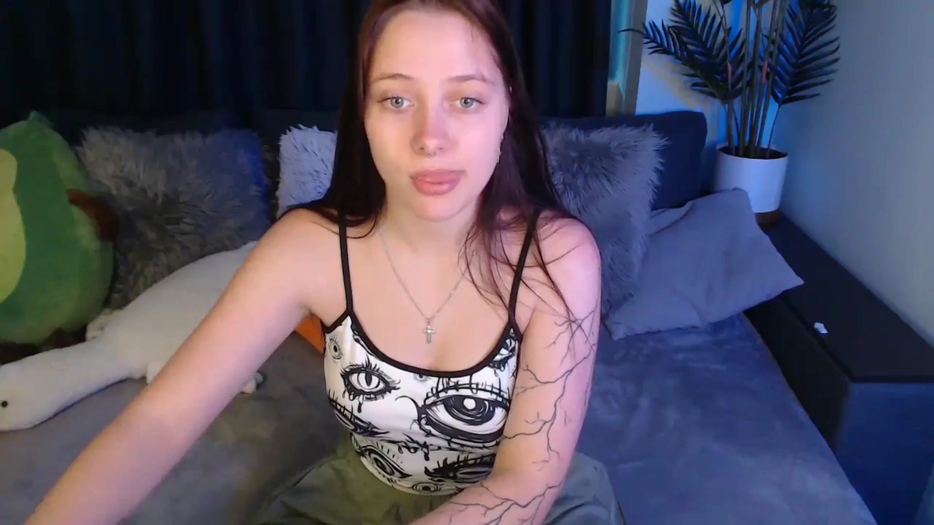 Gallery image thumbnail from SerenaSantos's myfreecams stream on, 06/22/2025, 13:58 image 10 of 20