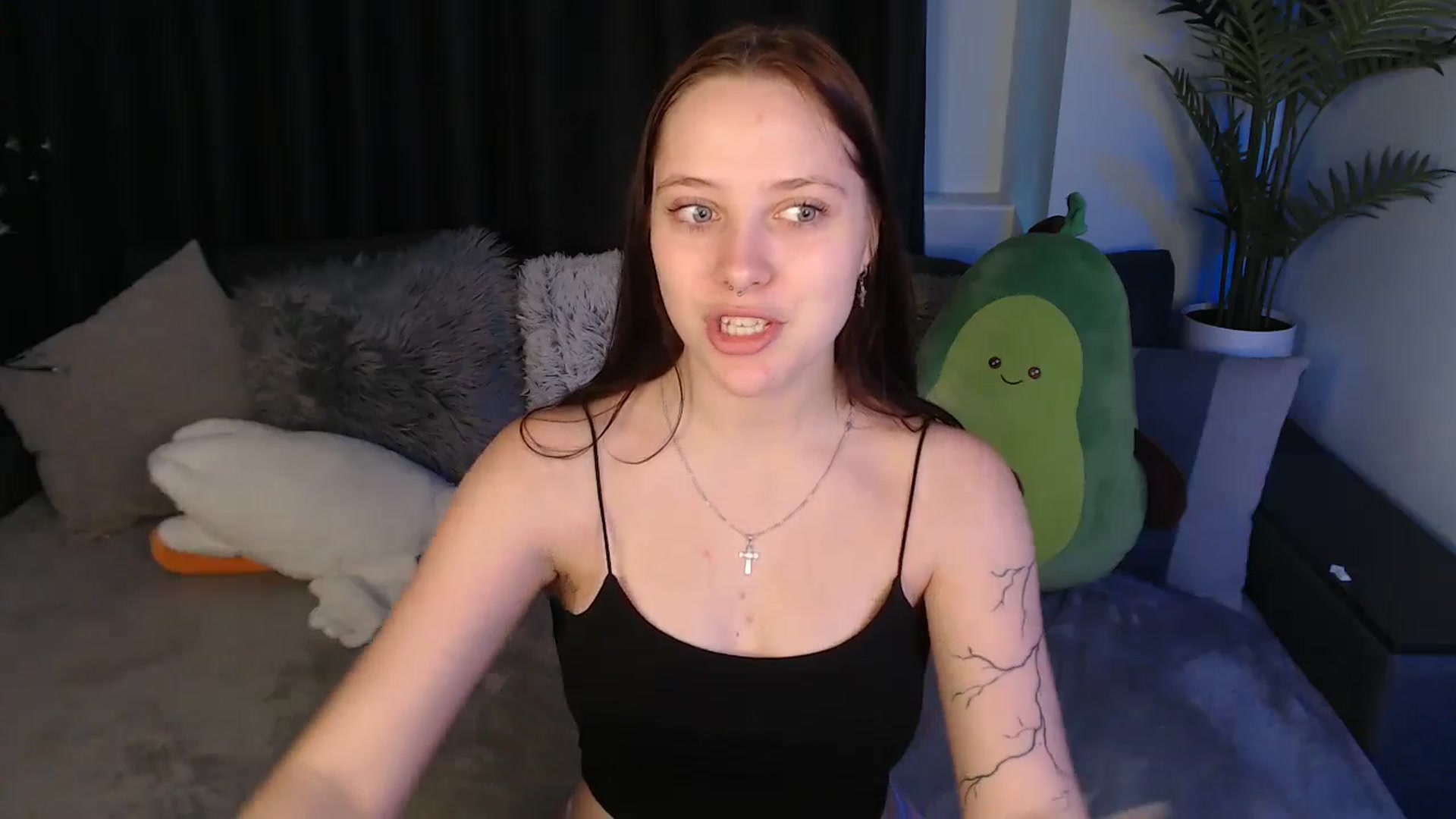 Gallery image thumbnail from SerenaSantos's myfreecams stream on, 06/29/2025, 08:59 image 6 of 20