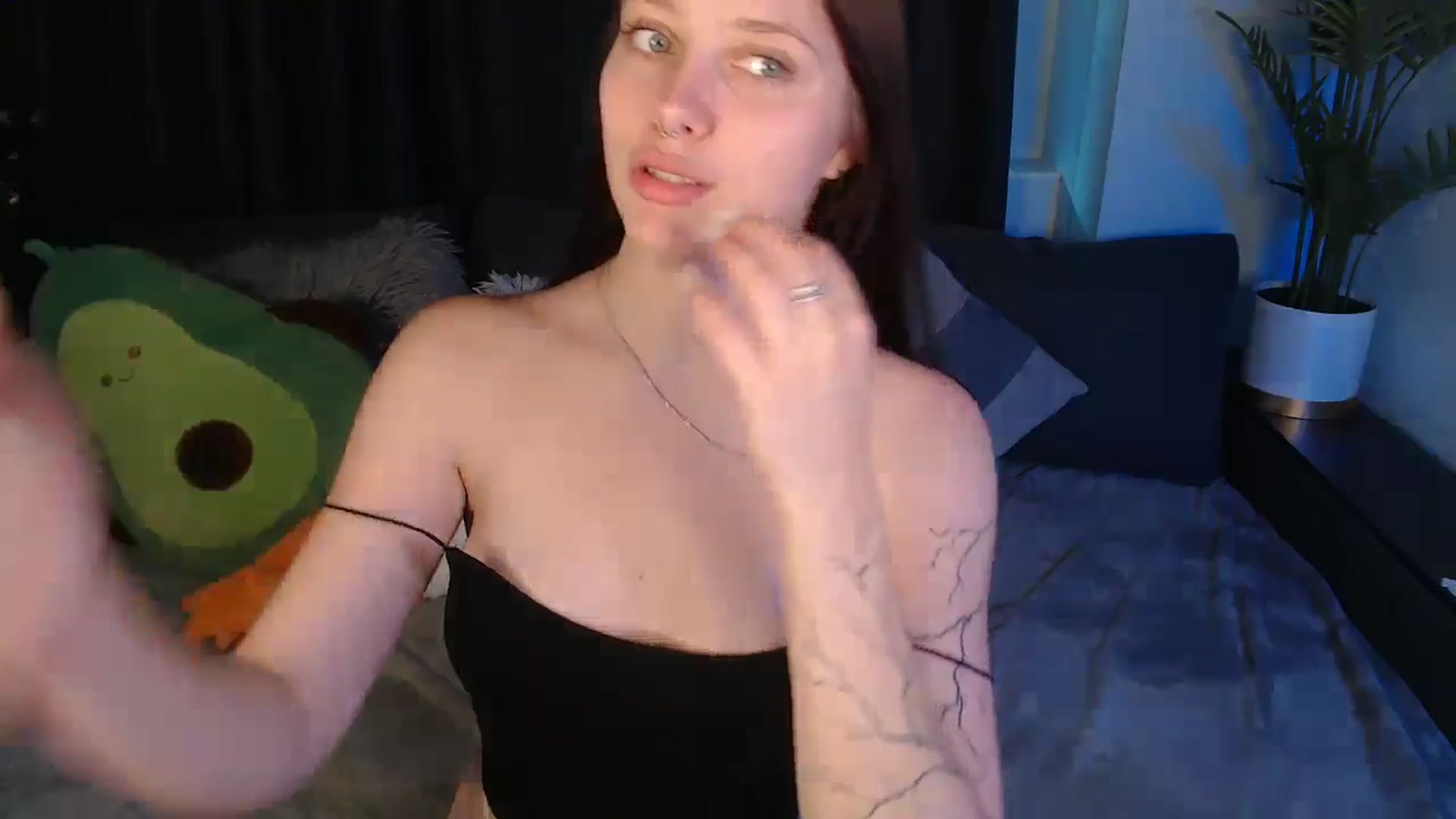 Gallery image thumbnail from SerenaSantos's myfreecams stream on, 07/07/2025, 13:35 image 12 of 20