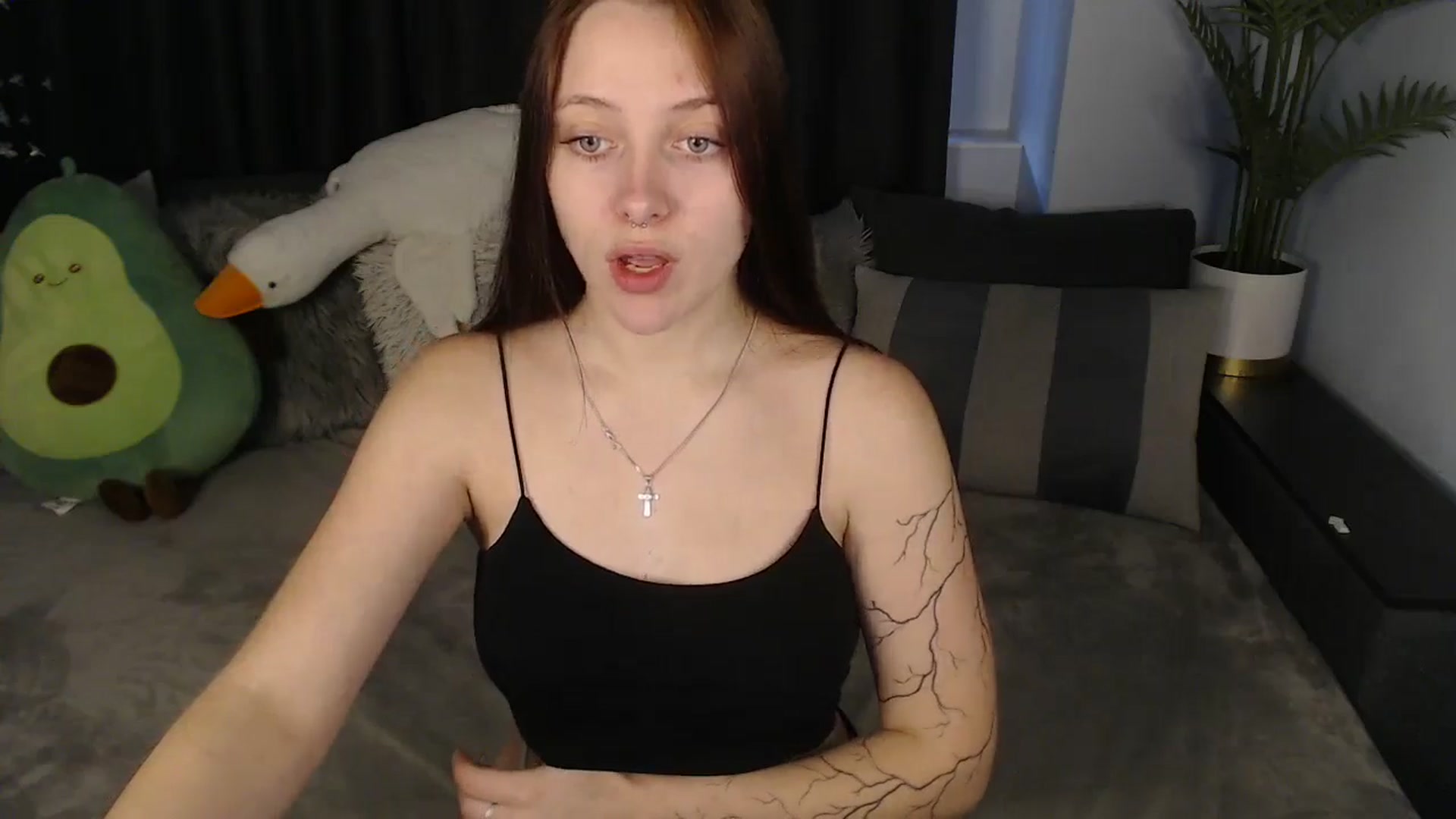 Gallery image thumbnail from SerenaSantos's myfreecams stream on, 07/18/2025, 12:04 image 3 of 20