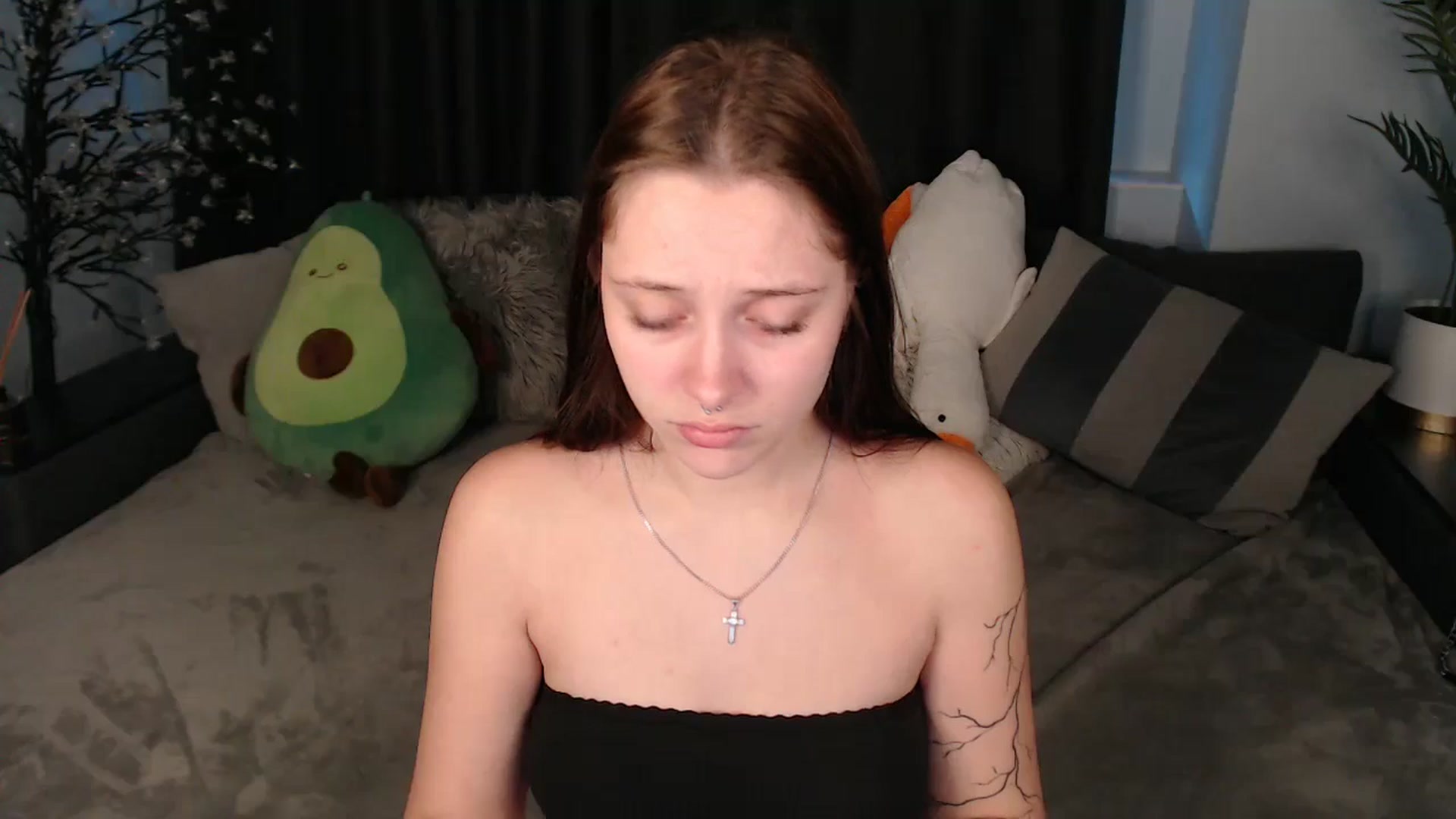 Gallery image thumbnail from SerenaSantos's myfreecams stream on, 08/04/2025, 12:07 image 10 of 20