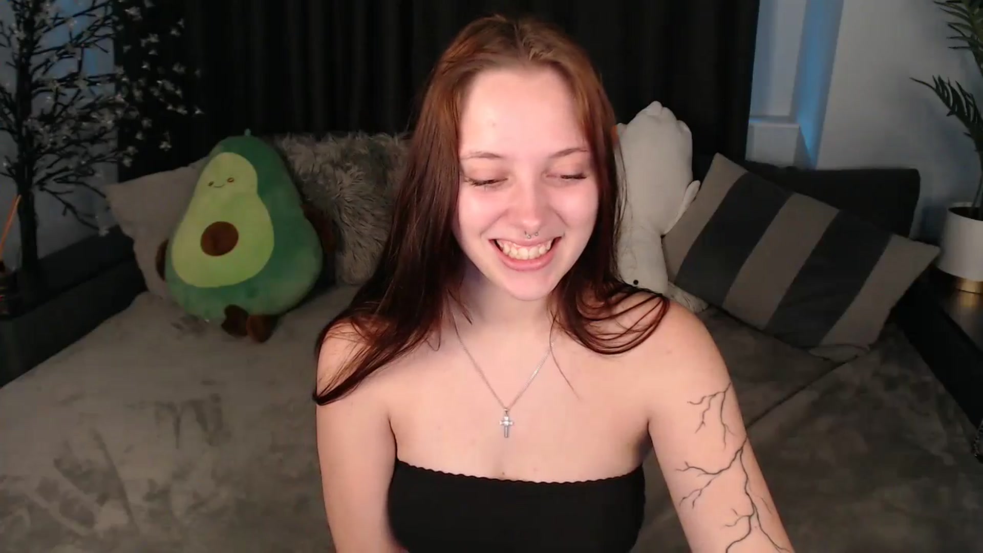 Gallery image thumbnail from SerenaSantos's myfreecams stream on, 08/04/2025, 12:07 image 9 of 20