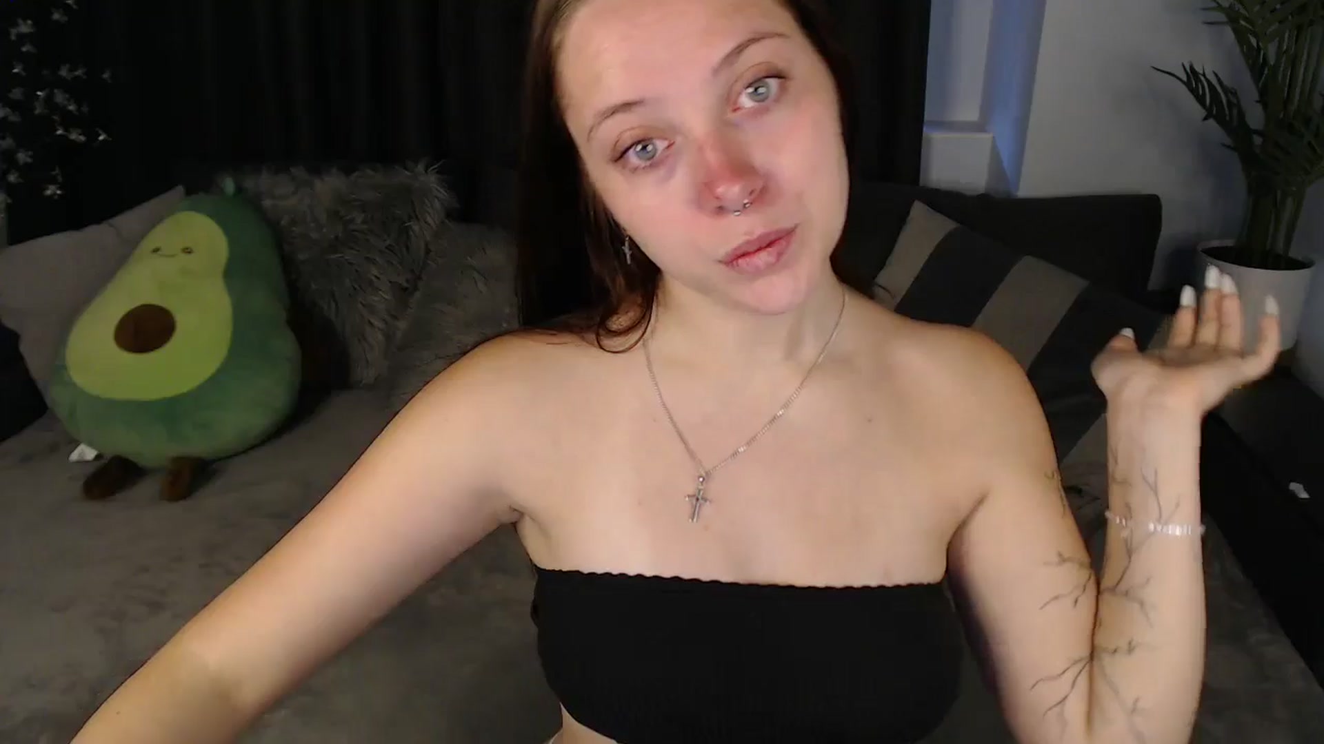 Gallery image thumbnail from SerenaSantos's myfreecams stream on, 08/08/2025, 09:03 image 14 of 20