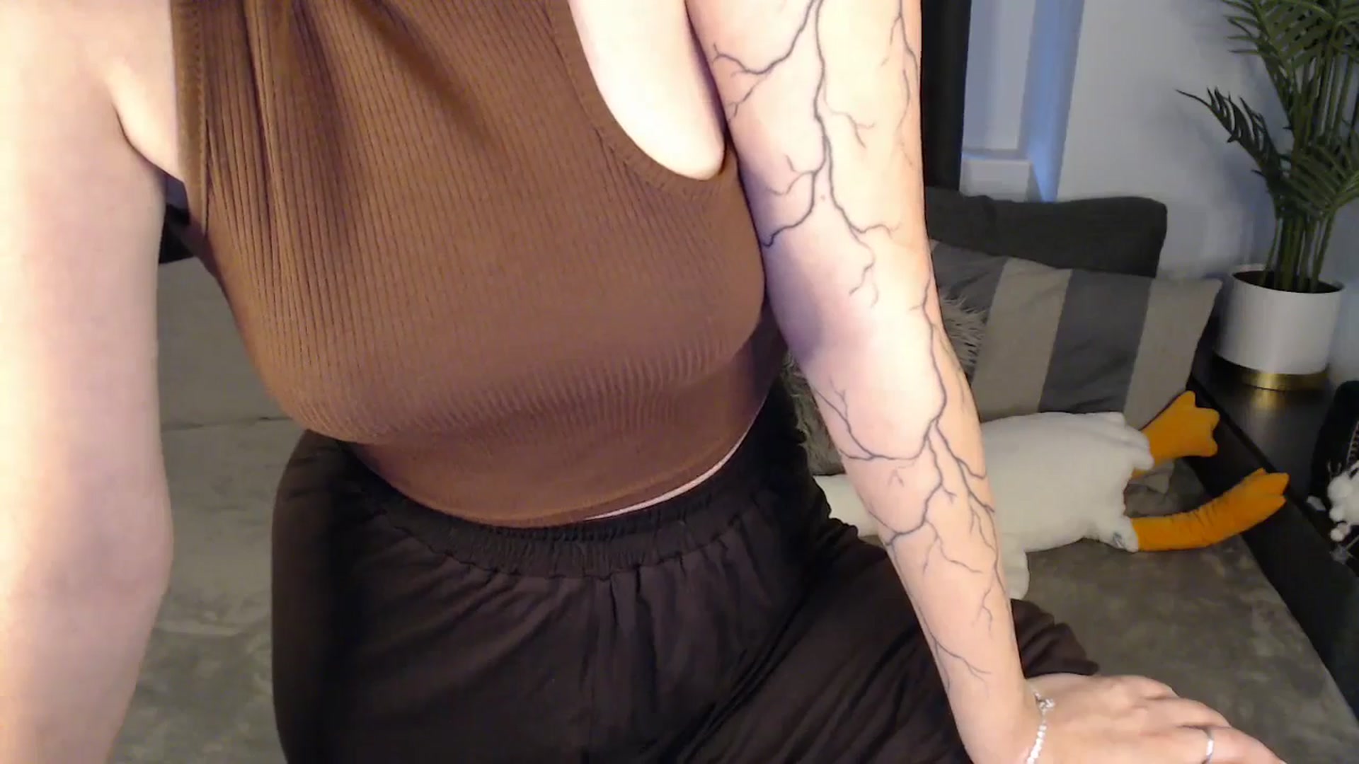 Gallery image thumbnail from SerenaSantos's myfreecams stream on, 08/15/2025, 09:40 image 10 of 20