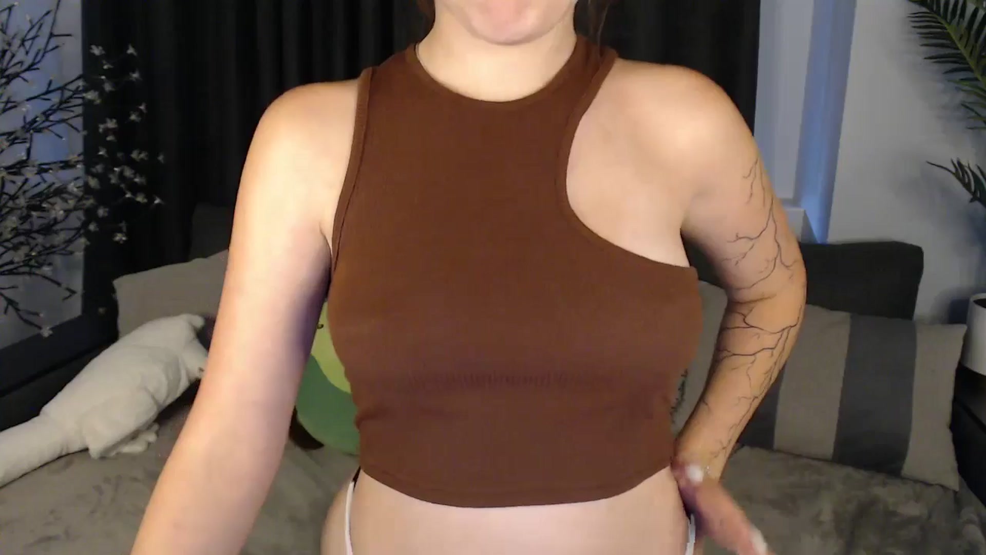 Gallery image thumbnail from SerenaSantos's myfreecams stream on, 08/15/2025, 13:57 image 16 of 20