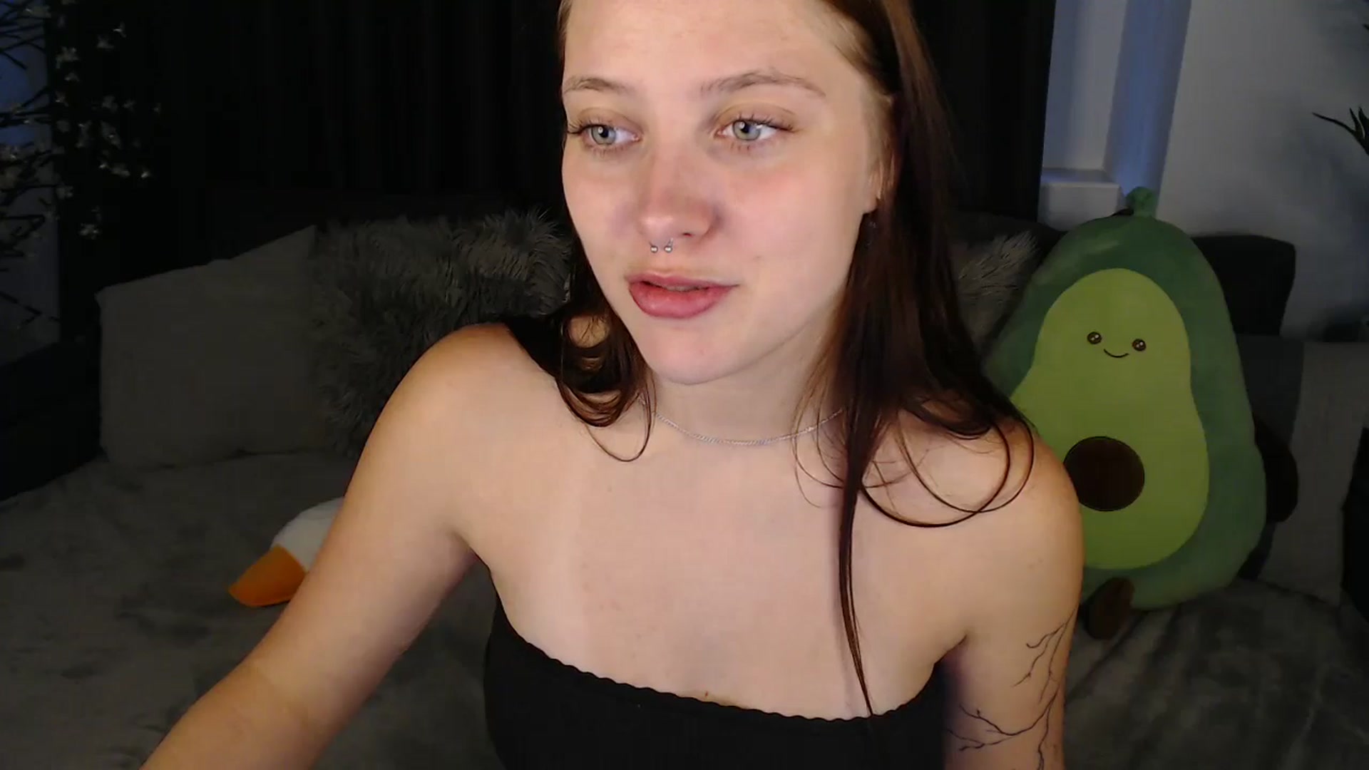 Gallery image thumbnail from SerenaSantos's myfreecams stream on, 08/17/2025, 12:16 image 6 of 20