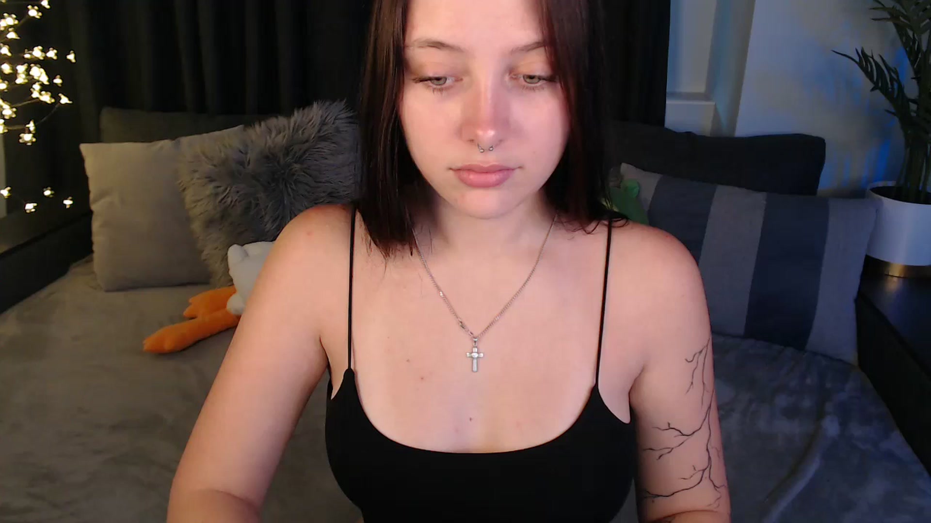 Gallery image thumbnail from SerenaSantos's myfreecams stream on, 08/22/2025, 09:28 image 15 of 20