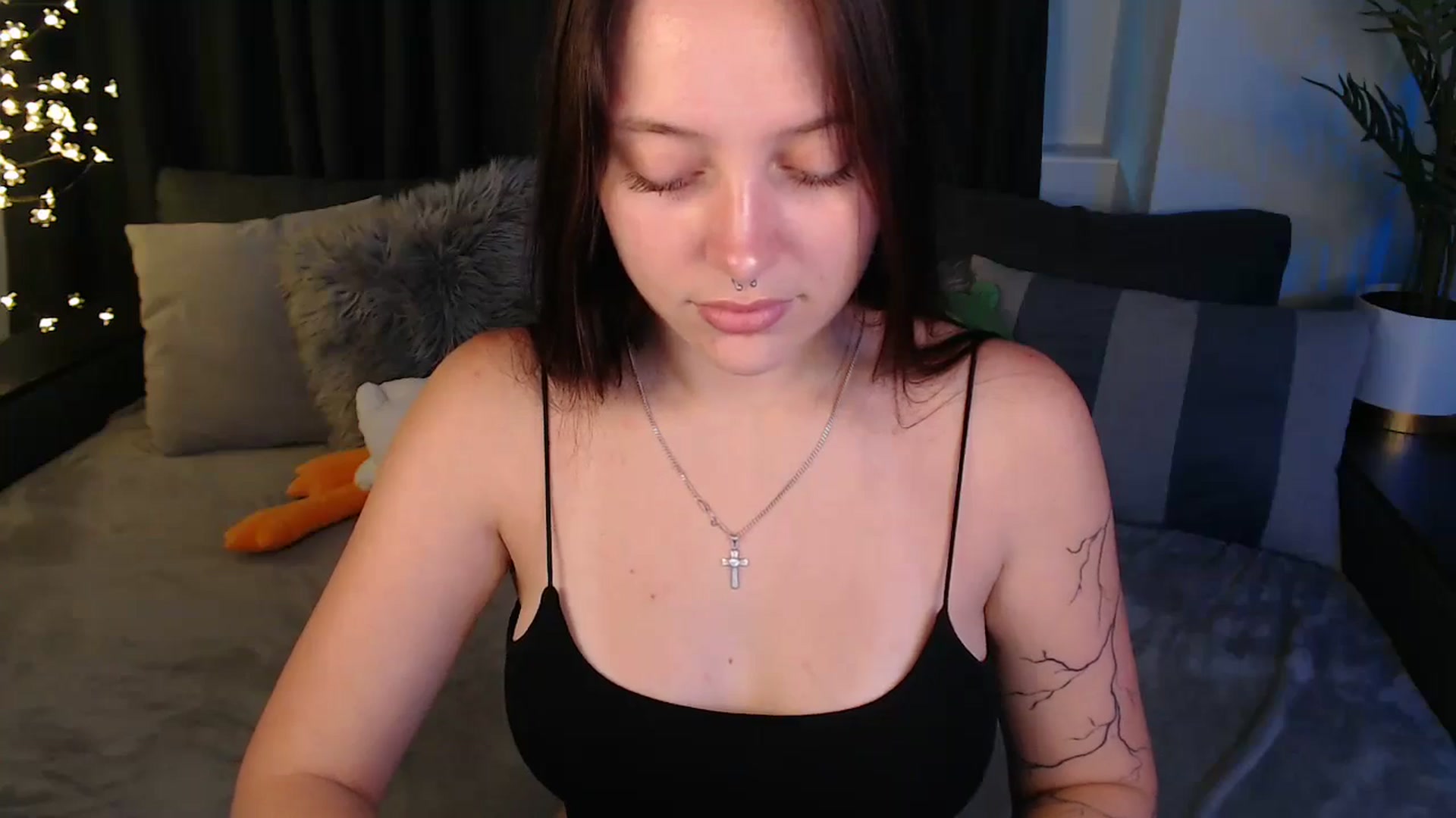 Gallery image thumbnail from SerenaSantos's myfreecams stream on, 08/22/2025, 09:28 image 12 of 20