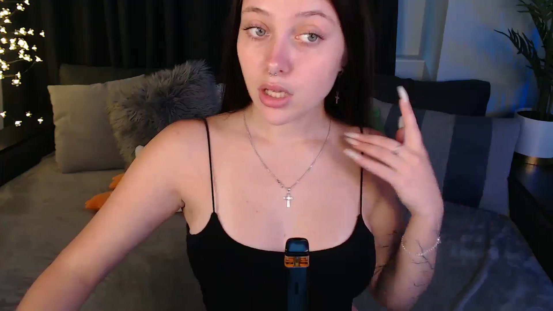 Gallery image thumbnail from SerenaSantos's myfreecams stream on, 08/22/2025, 09:28 image 13 of 20