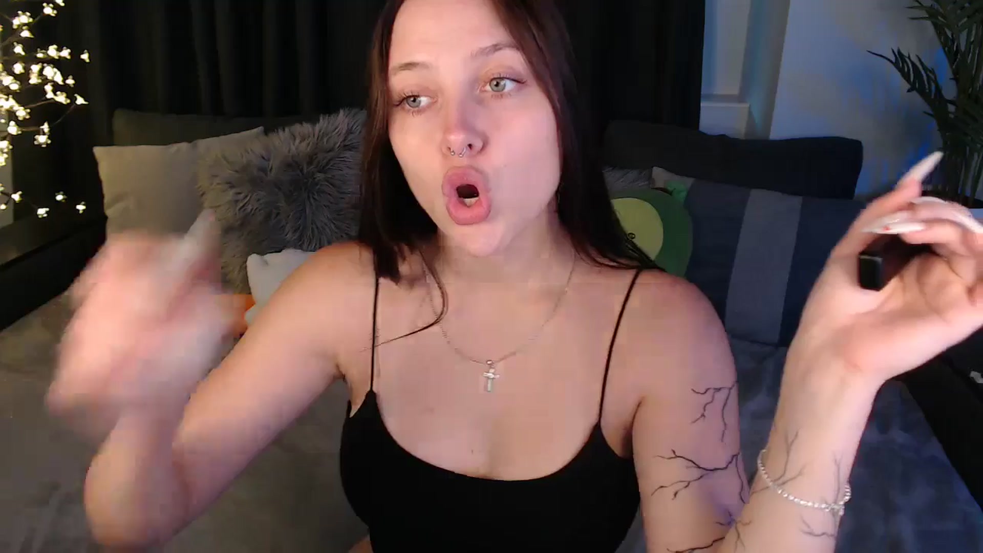 Gallery image thumbnail from SerenaSantos's myfreecams stream on, 08/22/2025, 12:16 image 2 of 20