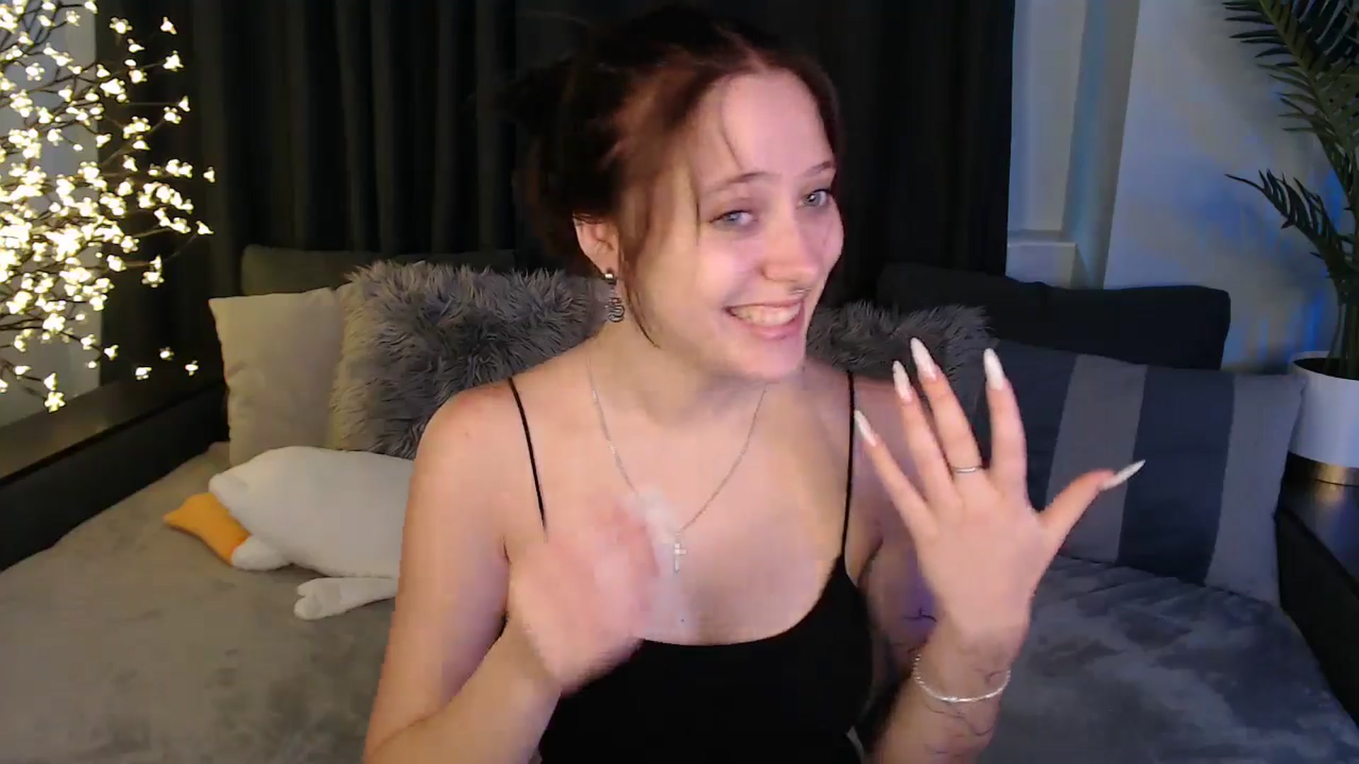Gallery image thumbnail from SerenaSantos's myfreecams stream on, 08/23/2025, 10:18 image 4 of 20