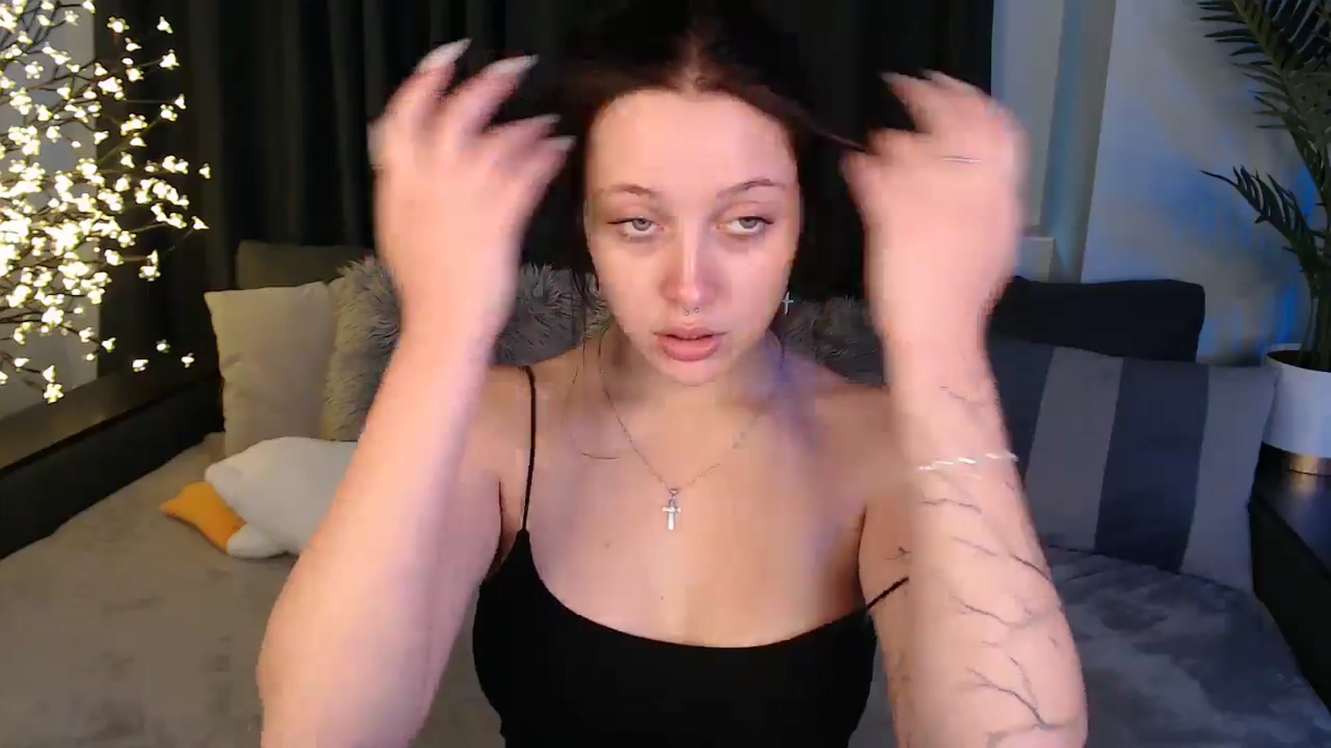 Gallery image thumbnail from SerenaSantos's myfreecams stream on, 08/23/2025, 10:18 image 12 of 20