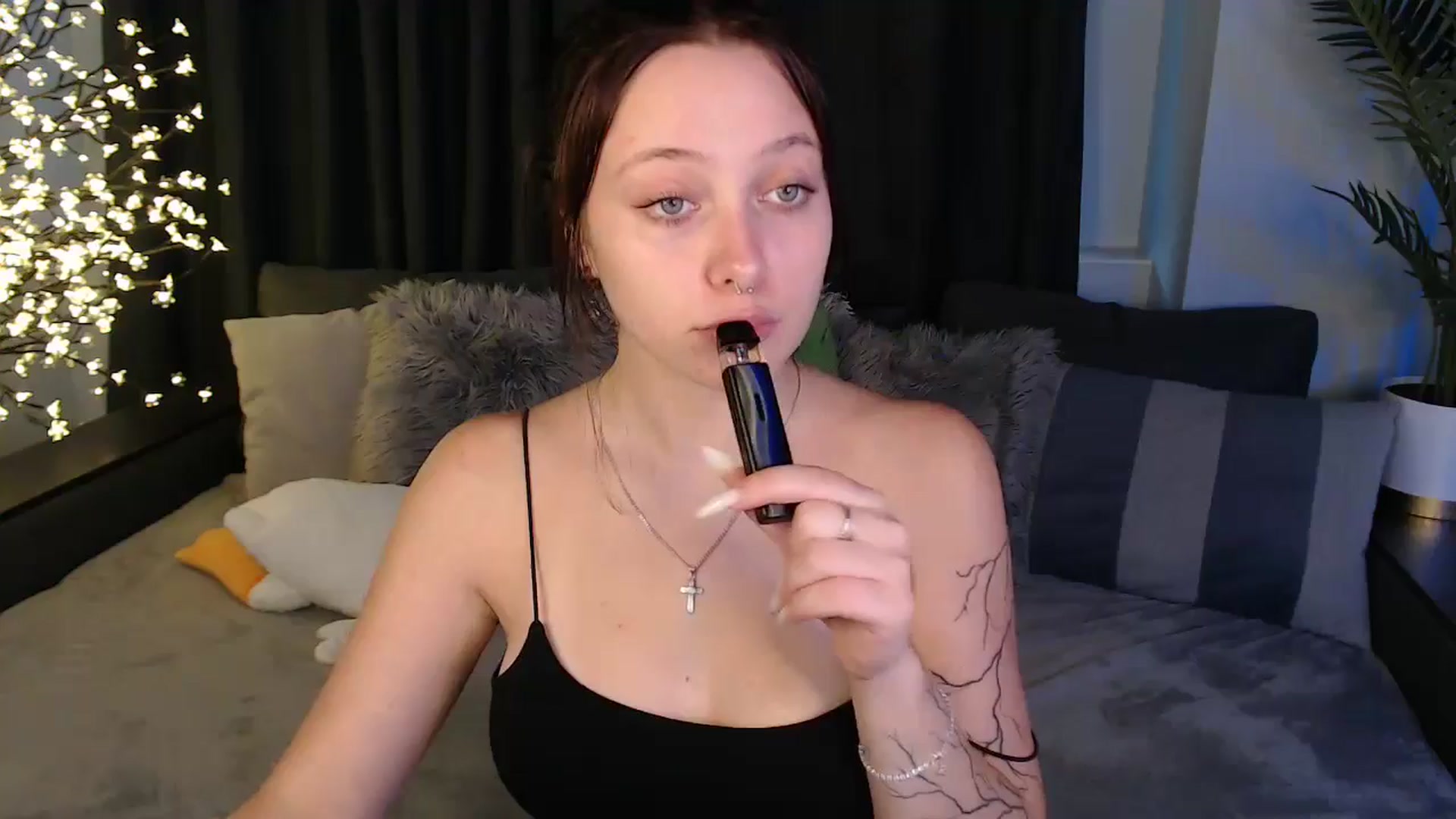 Gallery image thumbnail from SerenaSantos's myfreecams stream on, 08/23/2025, 10:18 image 8 of 20