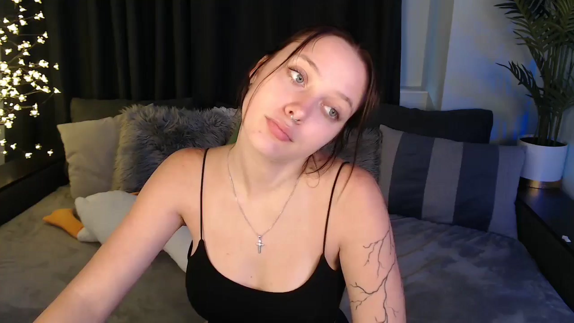Gallery image thumbnail from SerenaSantos's myfreecams stream on, 08/23/2025, 12:42 image 1 of 20