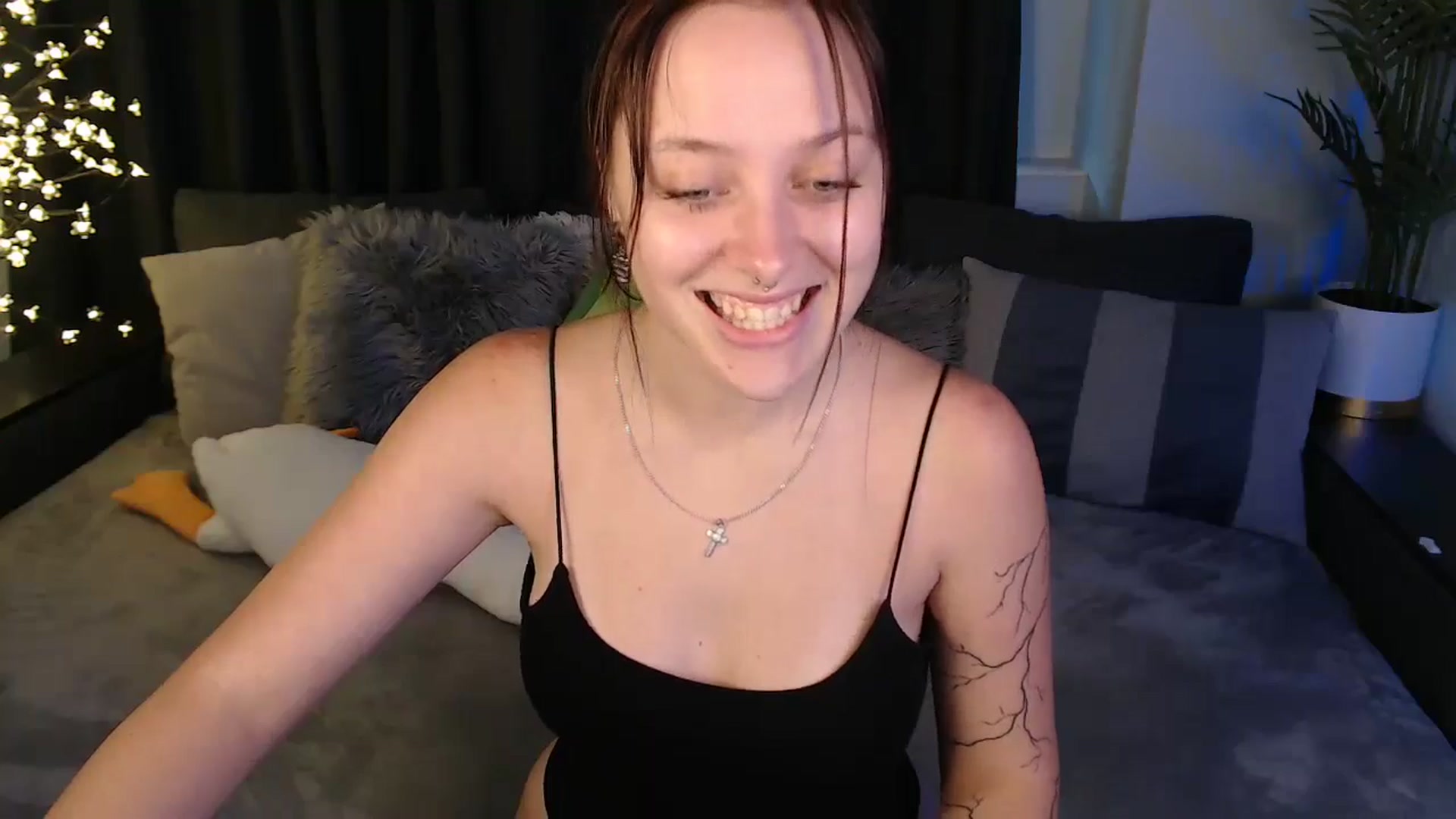 Gallery image thumbnail from SerenaSantos's myfreecams stream on, 08/23/2025, 12:42 image 7 of 20